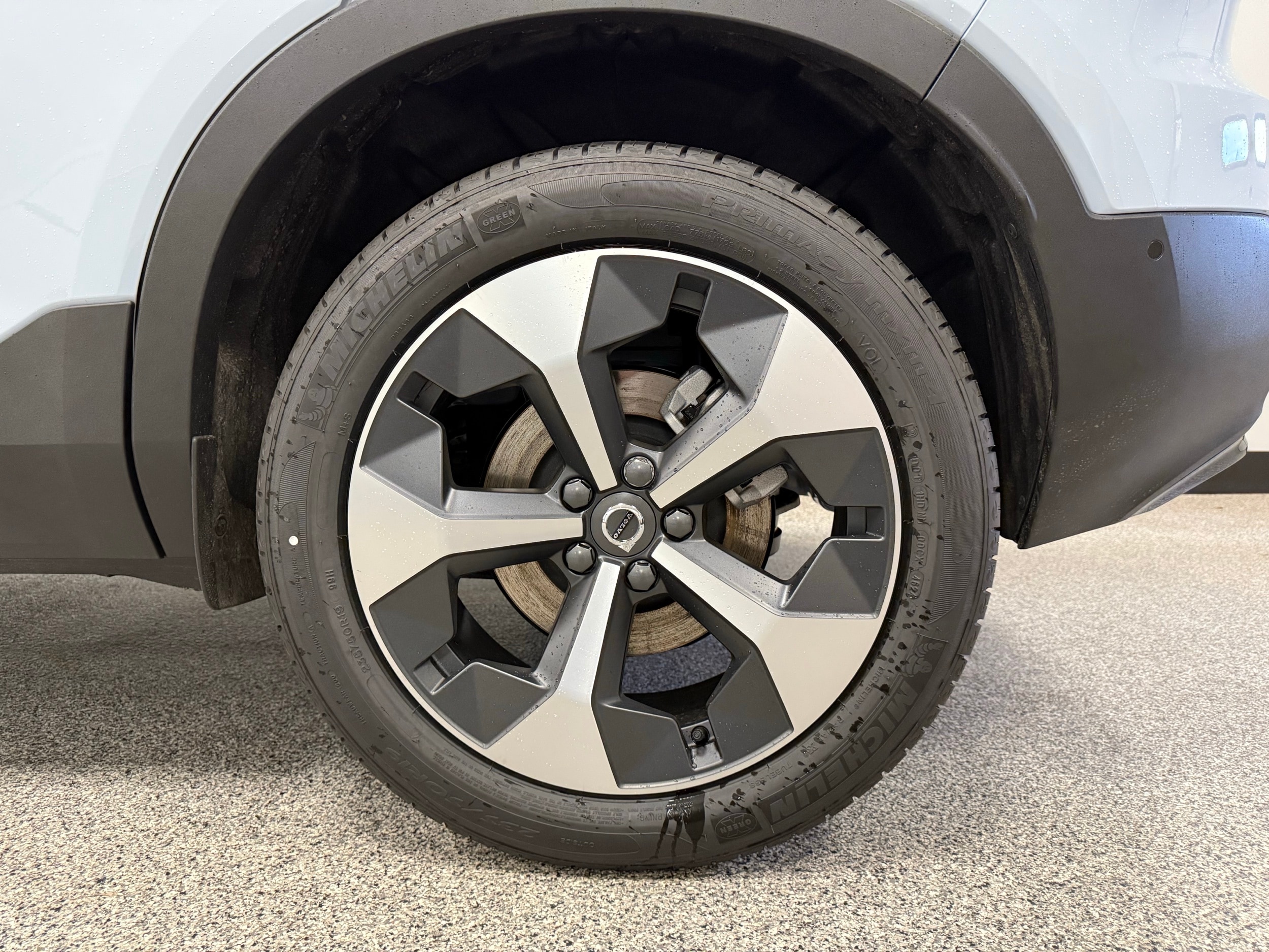 new 2025 Volvo XC40 car, priced at $48,335