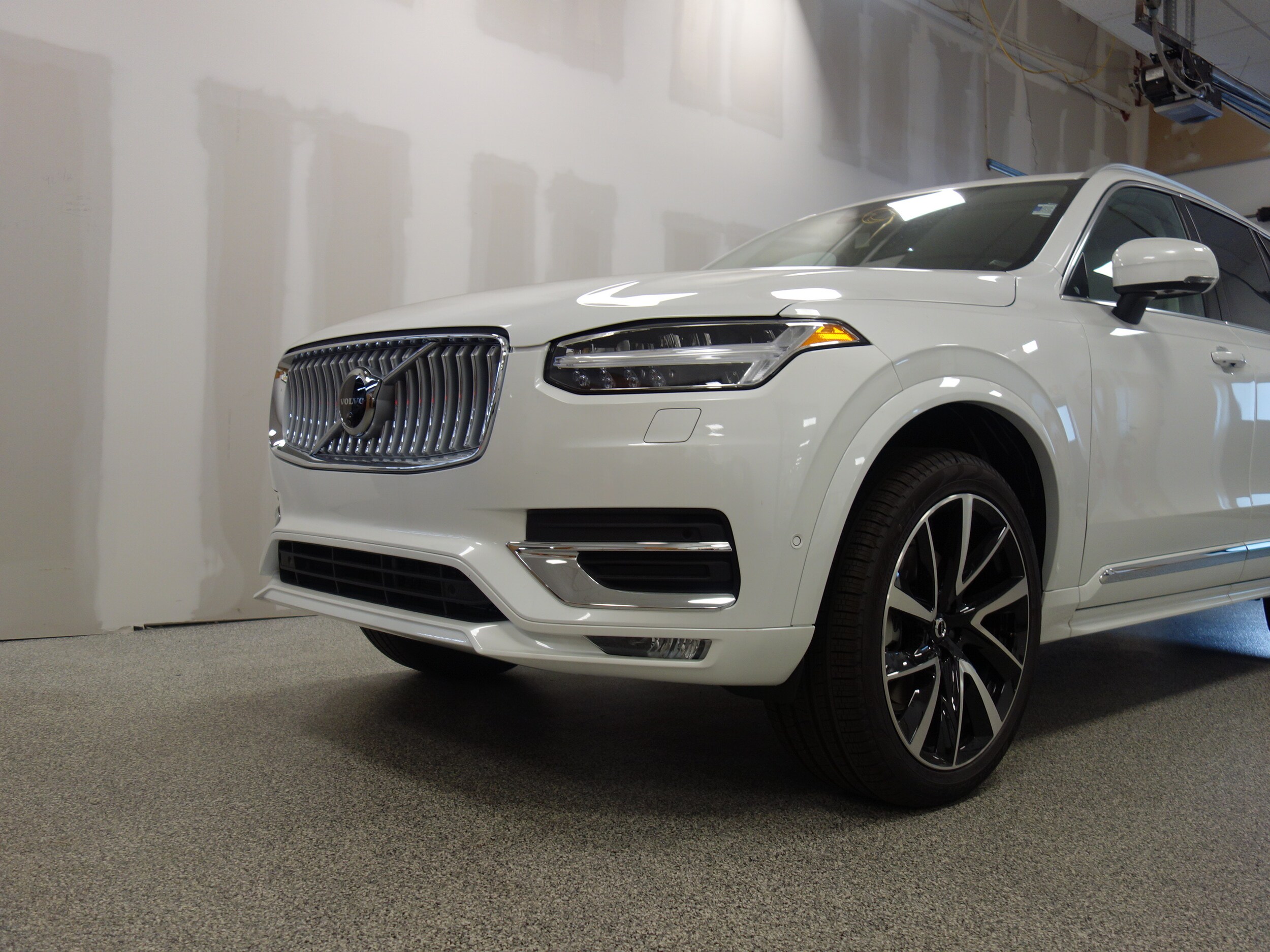 new 2025 Volvo XC90 car, priced at $67,370