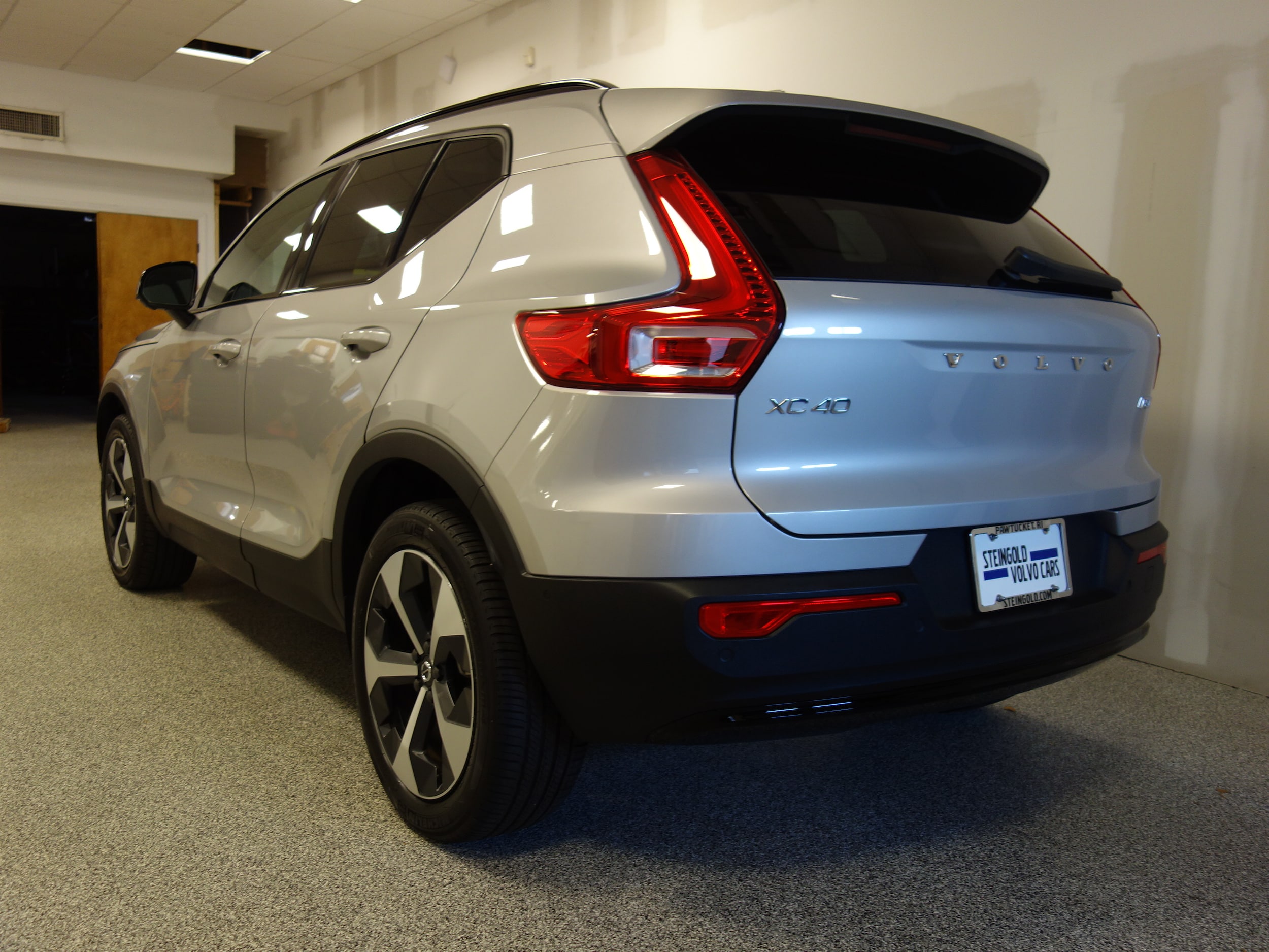 used 2024 Volvo XC40 car, priced at $40,900