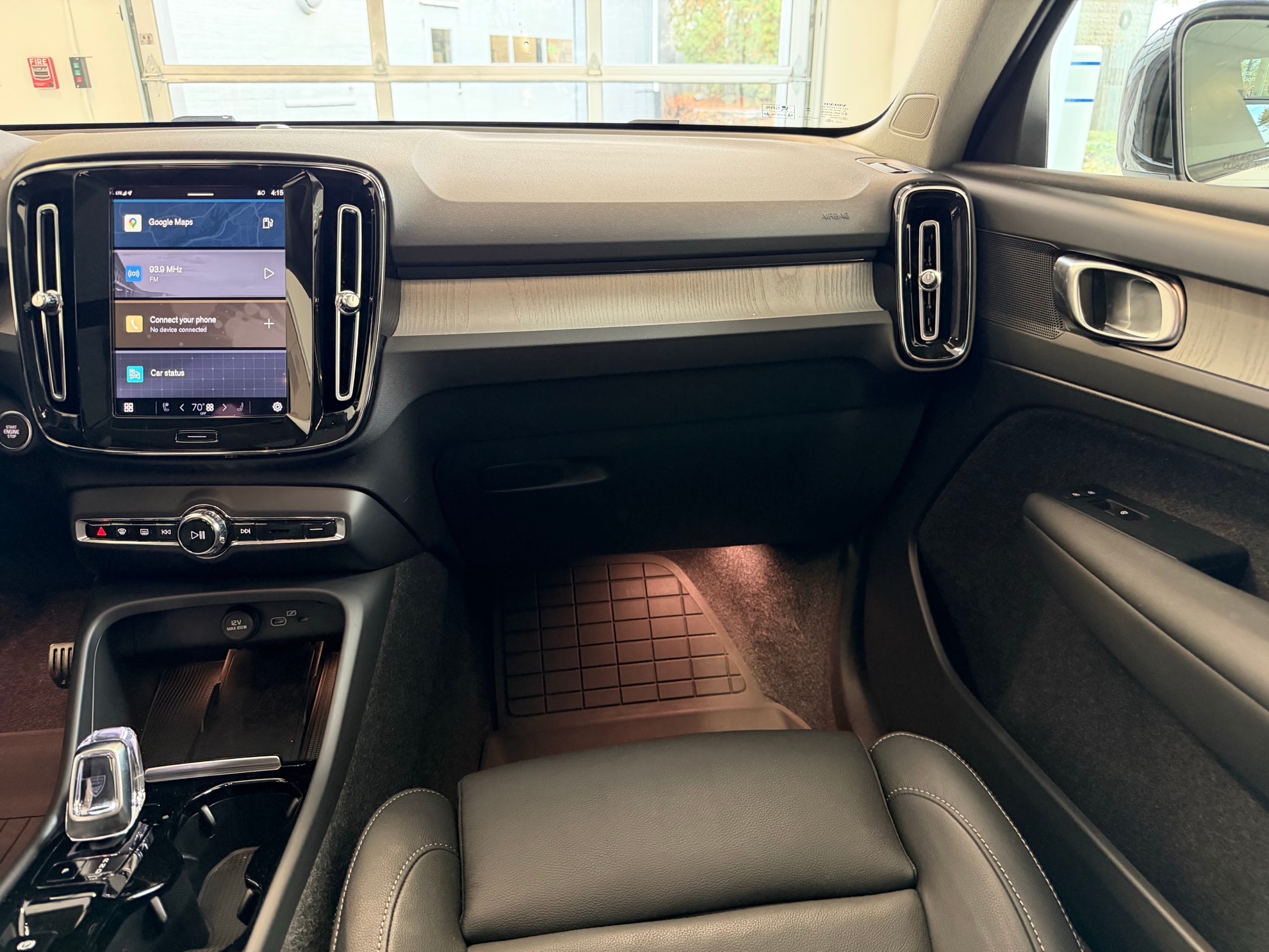 used 2025 Volvo XC40 car, priced at $39,500