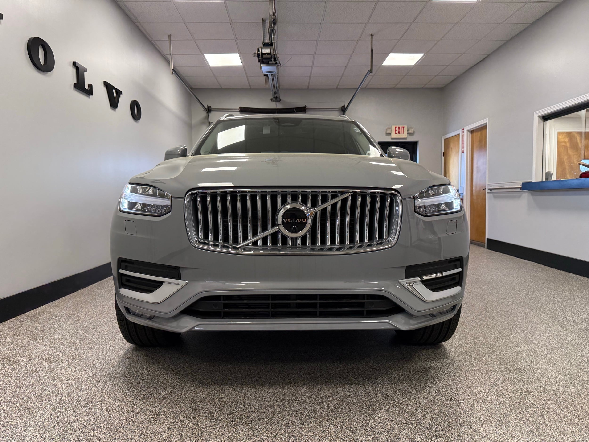 new 2025 Volvo XC90 car, priced at $68,955