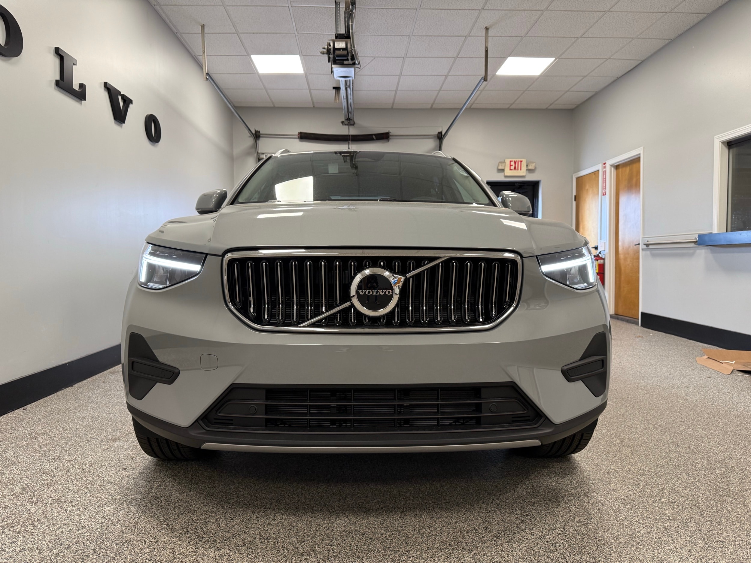 new 2025 Volvo XC40 car, priced at $46,035