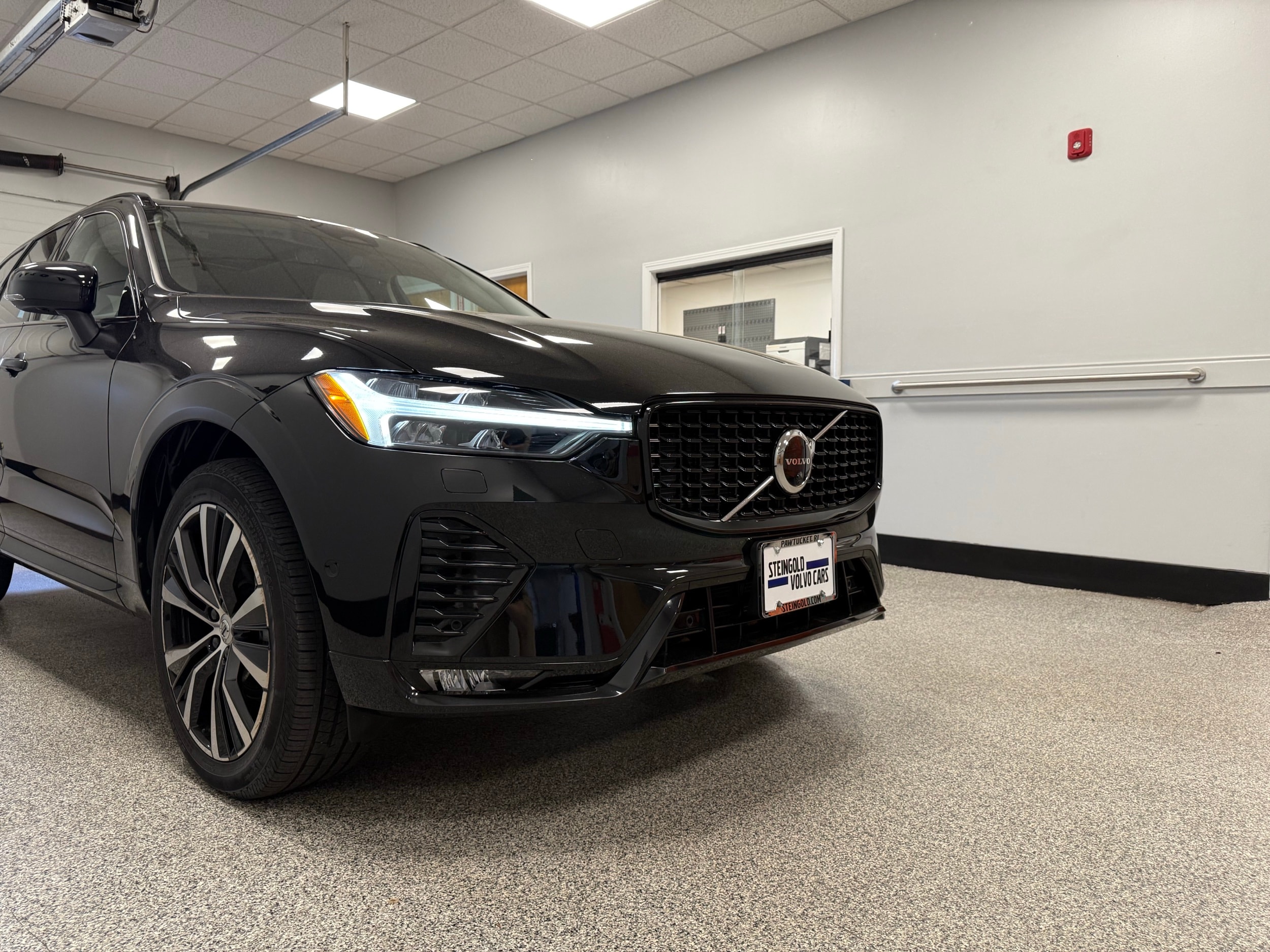 used 2023 Volvo XC60 car, priced at $43,500