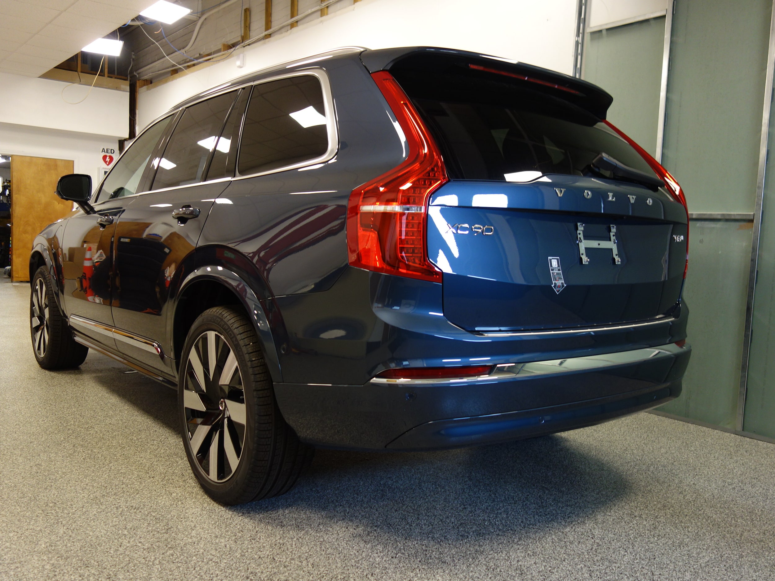 new 2025 Volvo XC90 plug-in hybrid car, priced at $78,455