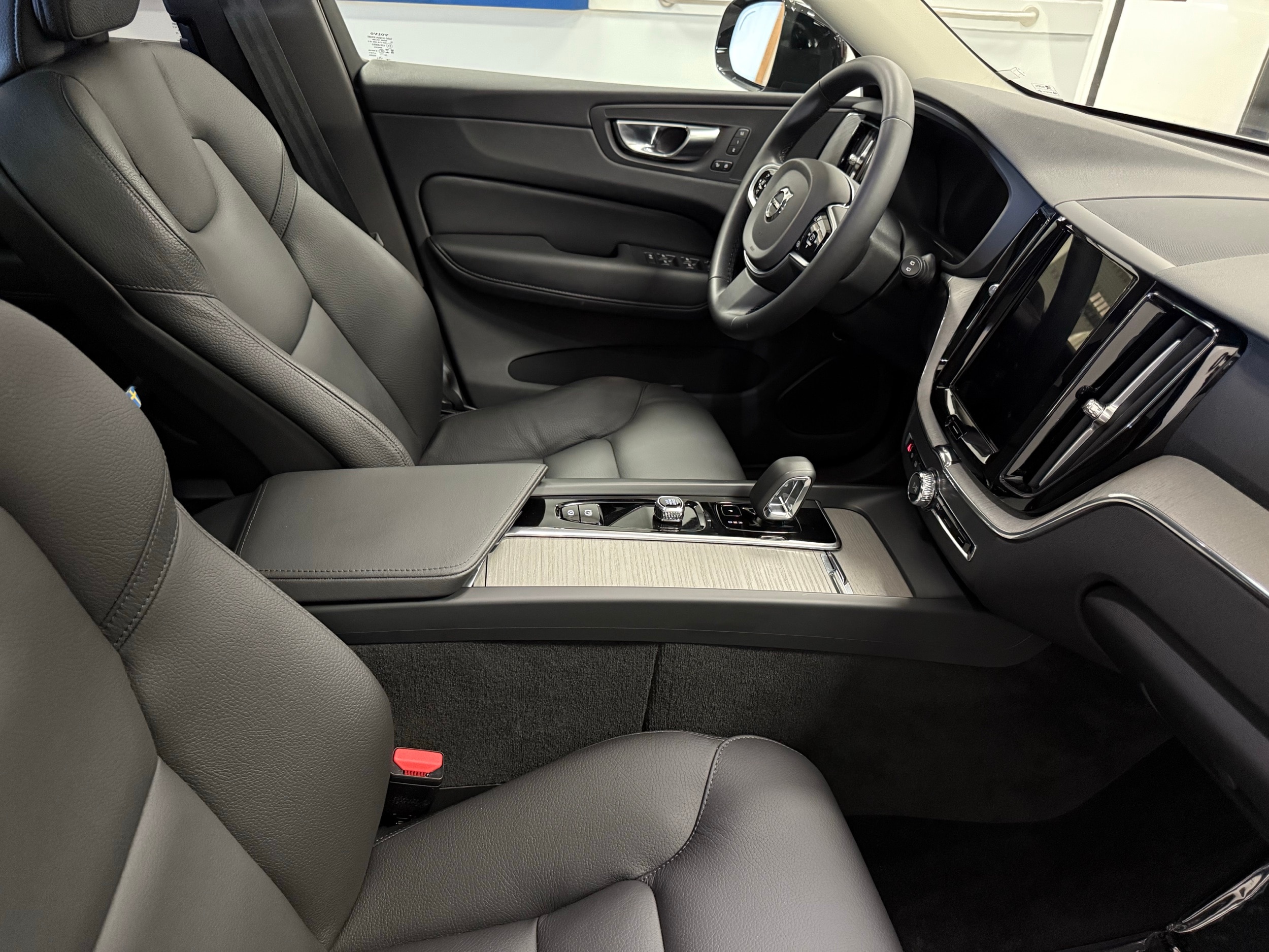used 2025 Volvo XC60 car, priced at $47,500