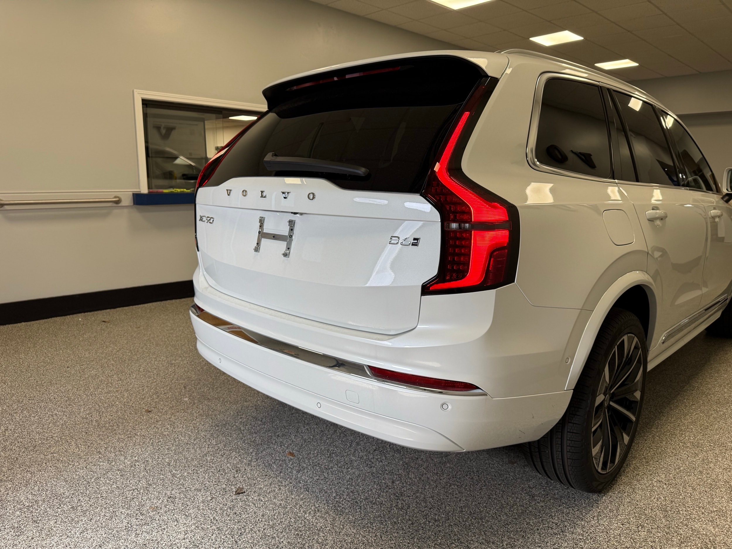 new 2025 Volvo XC90 car, priced at $68,245