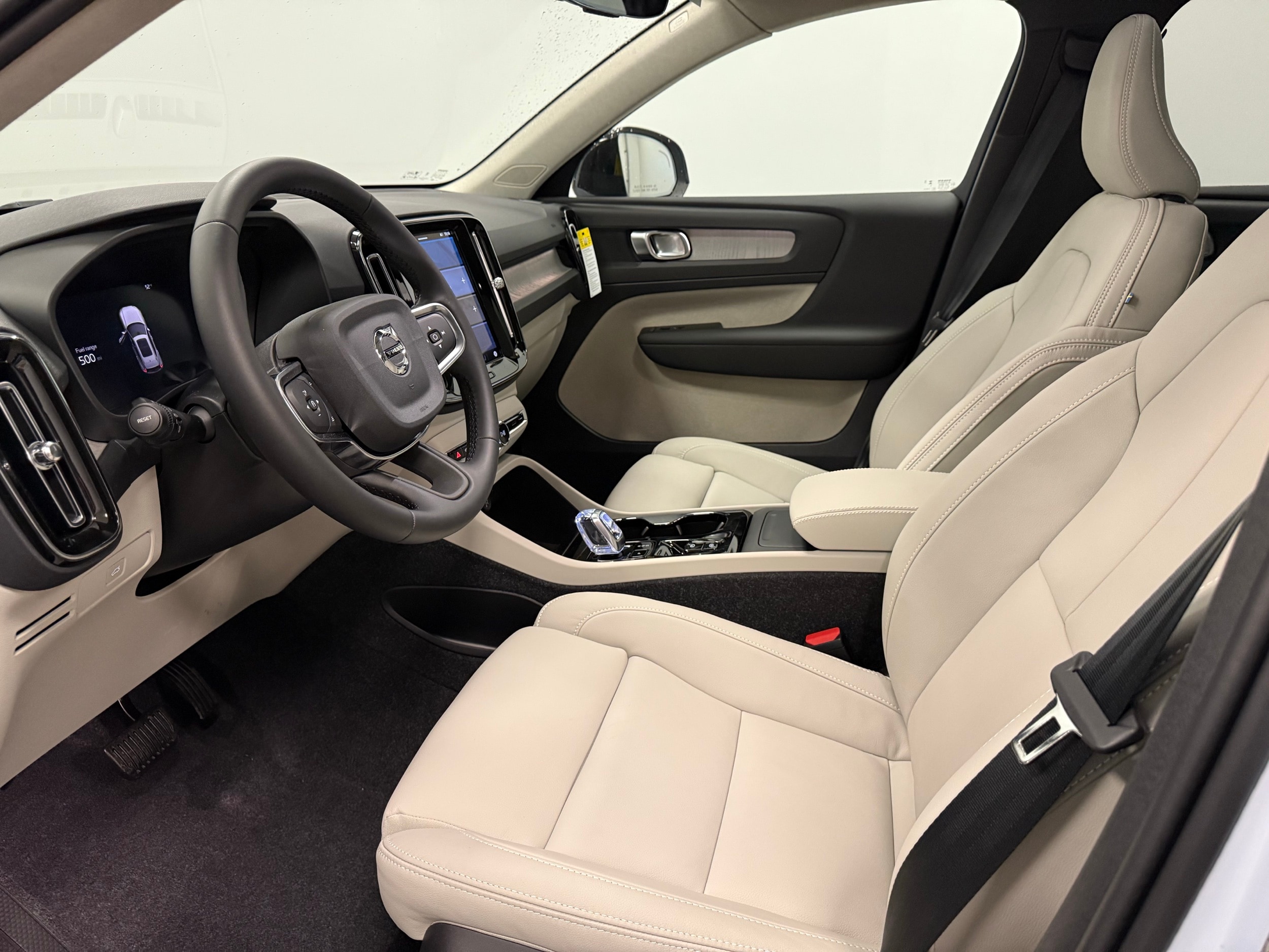 new 2025 Volvo XC40 car, priced at $48,335