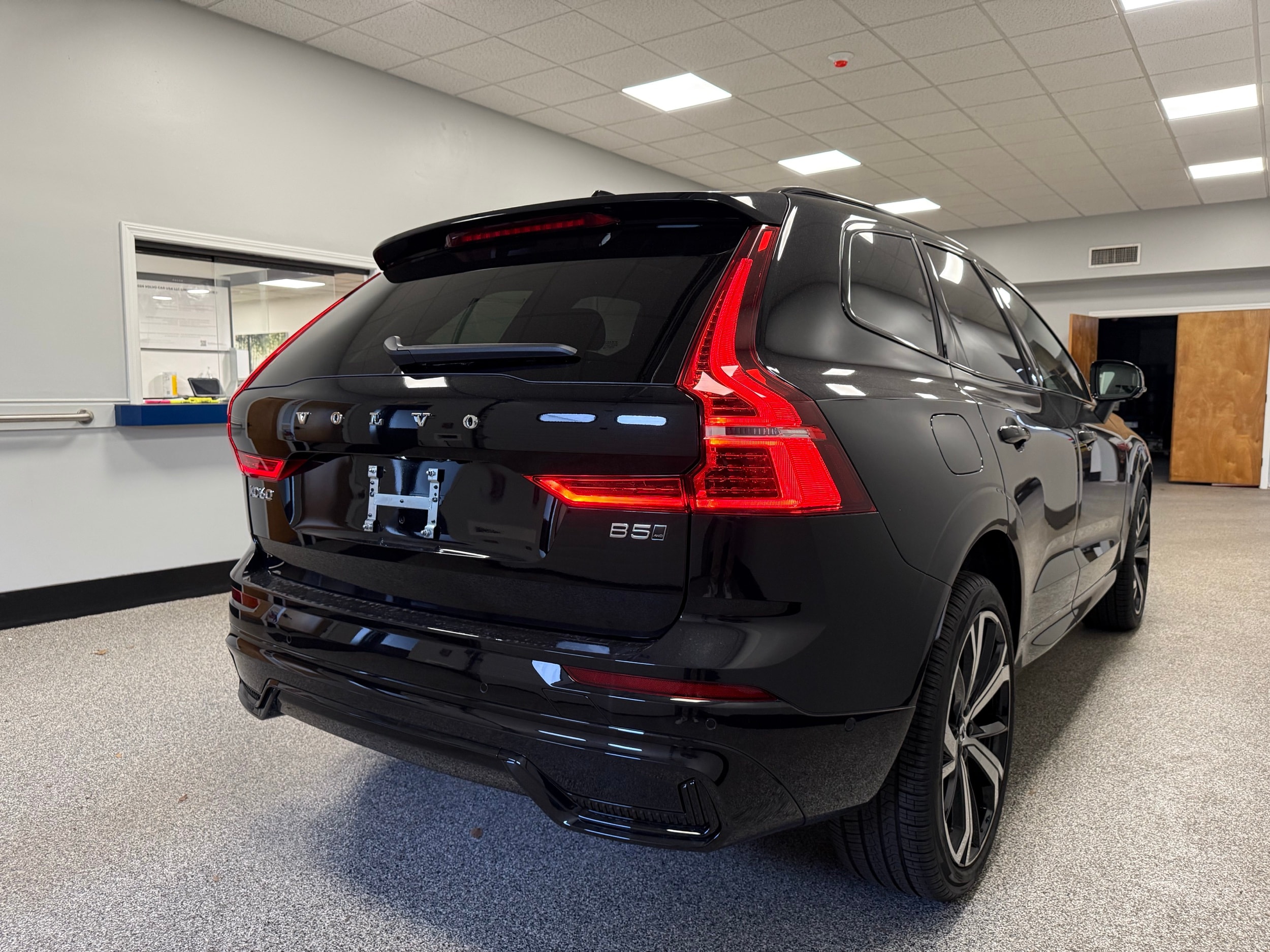new 2025 Volvo XC60 car, priced at $61,005