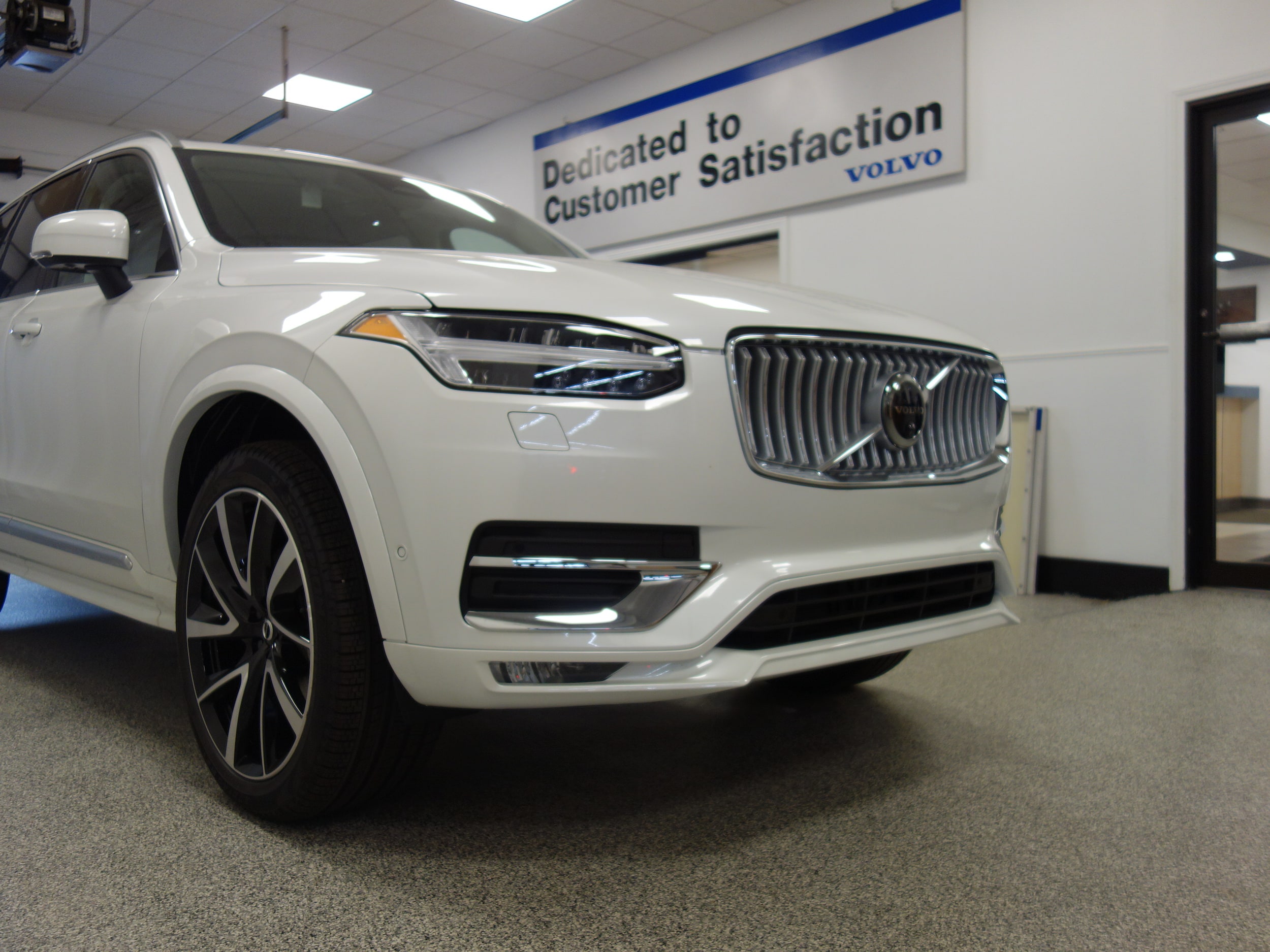 new 2025 Volvo XC90 car, priced at $67,370