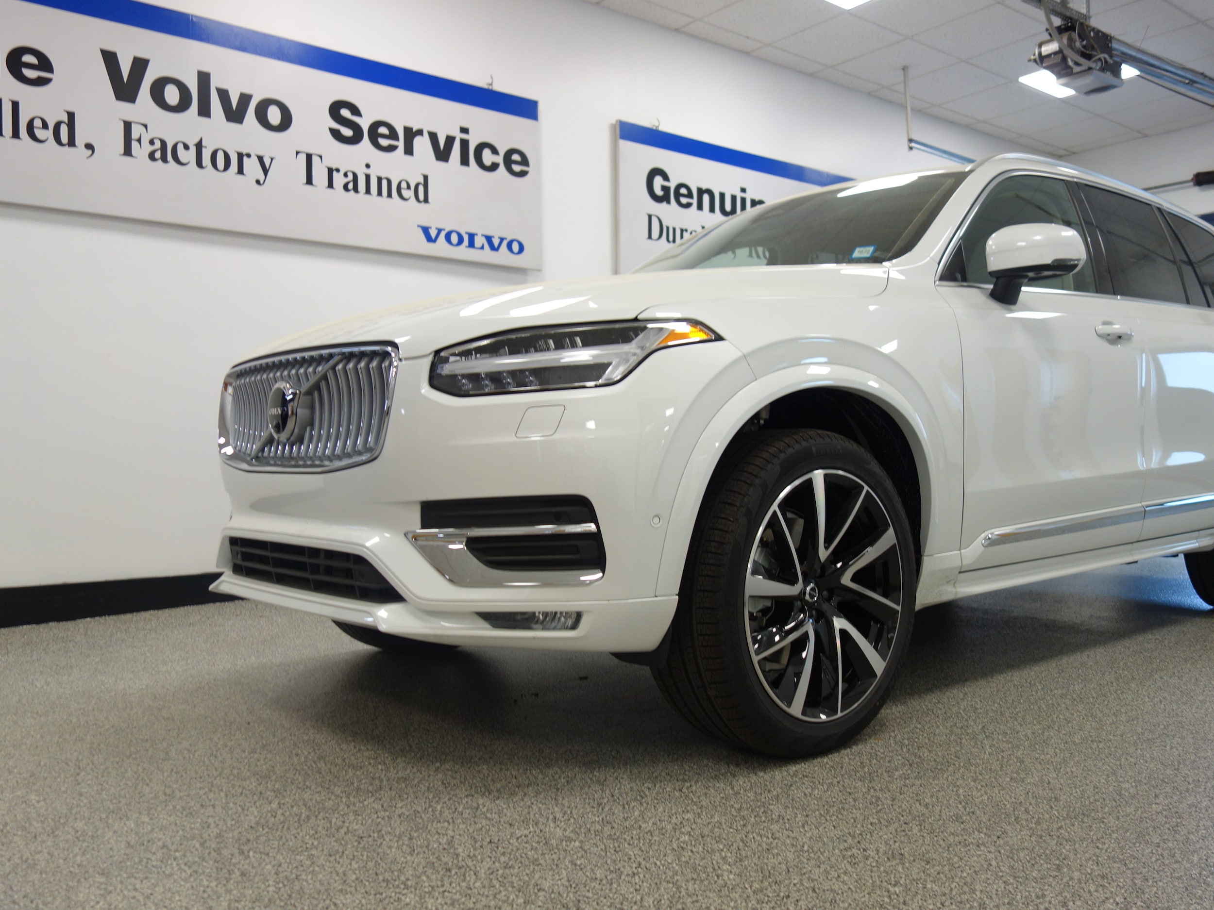 new 2024 Volvo XC90 car, priced at $68,255