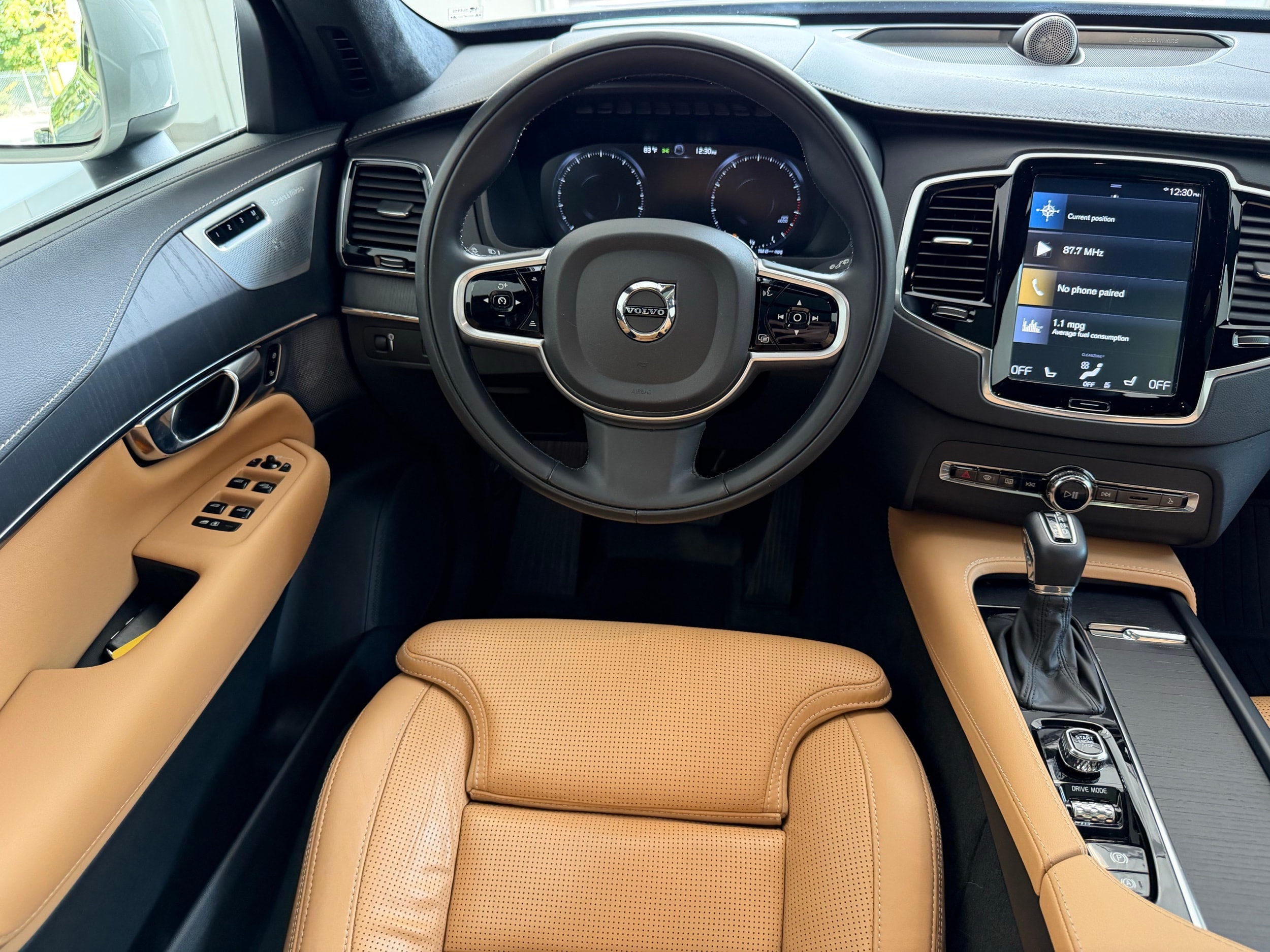 used 2021 Volvo XC90 car, priced at $38,400
