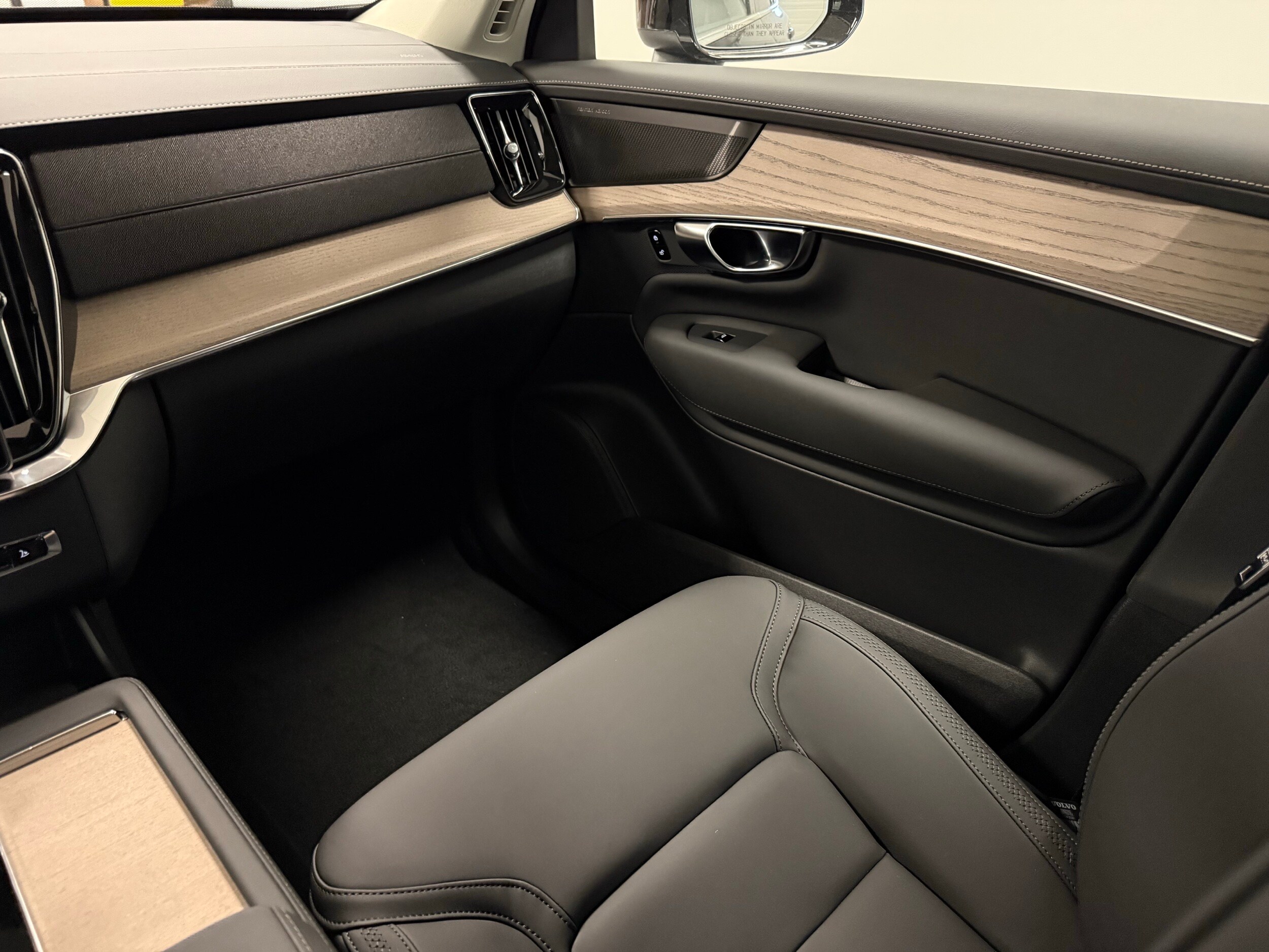 new 2026 Volvo XC90 car, priced at $71,825