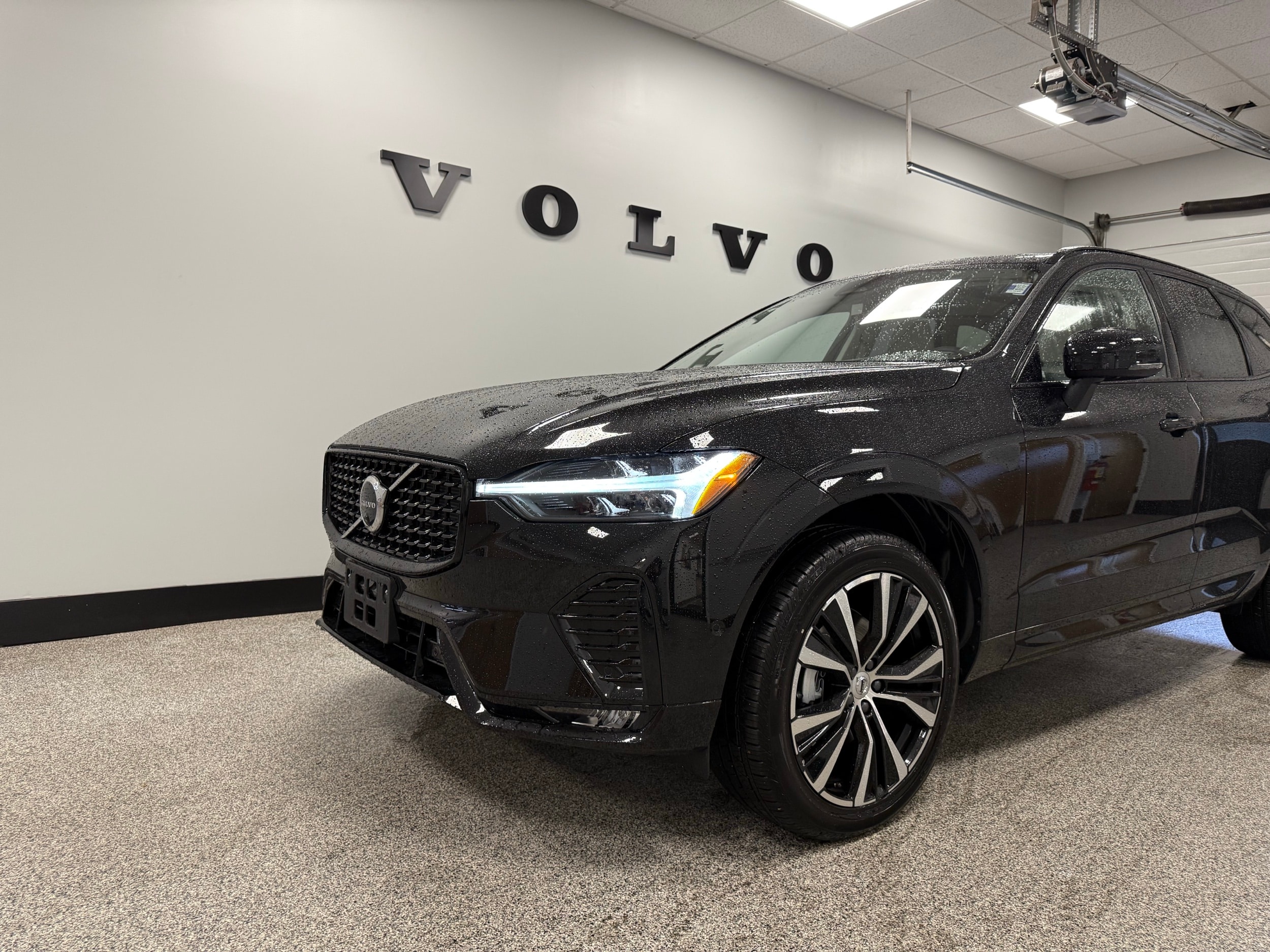 new 2025 Volvo XC60 car, priced at $54,585