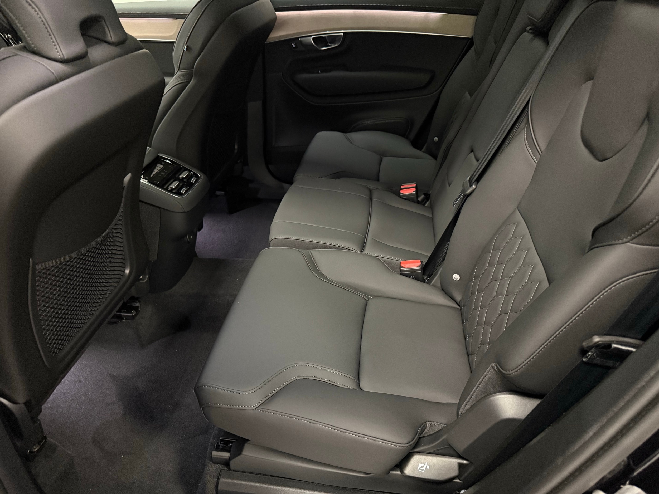 new 2025 Volvo XC90 car, priced at $70,505