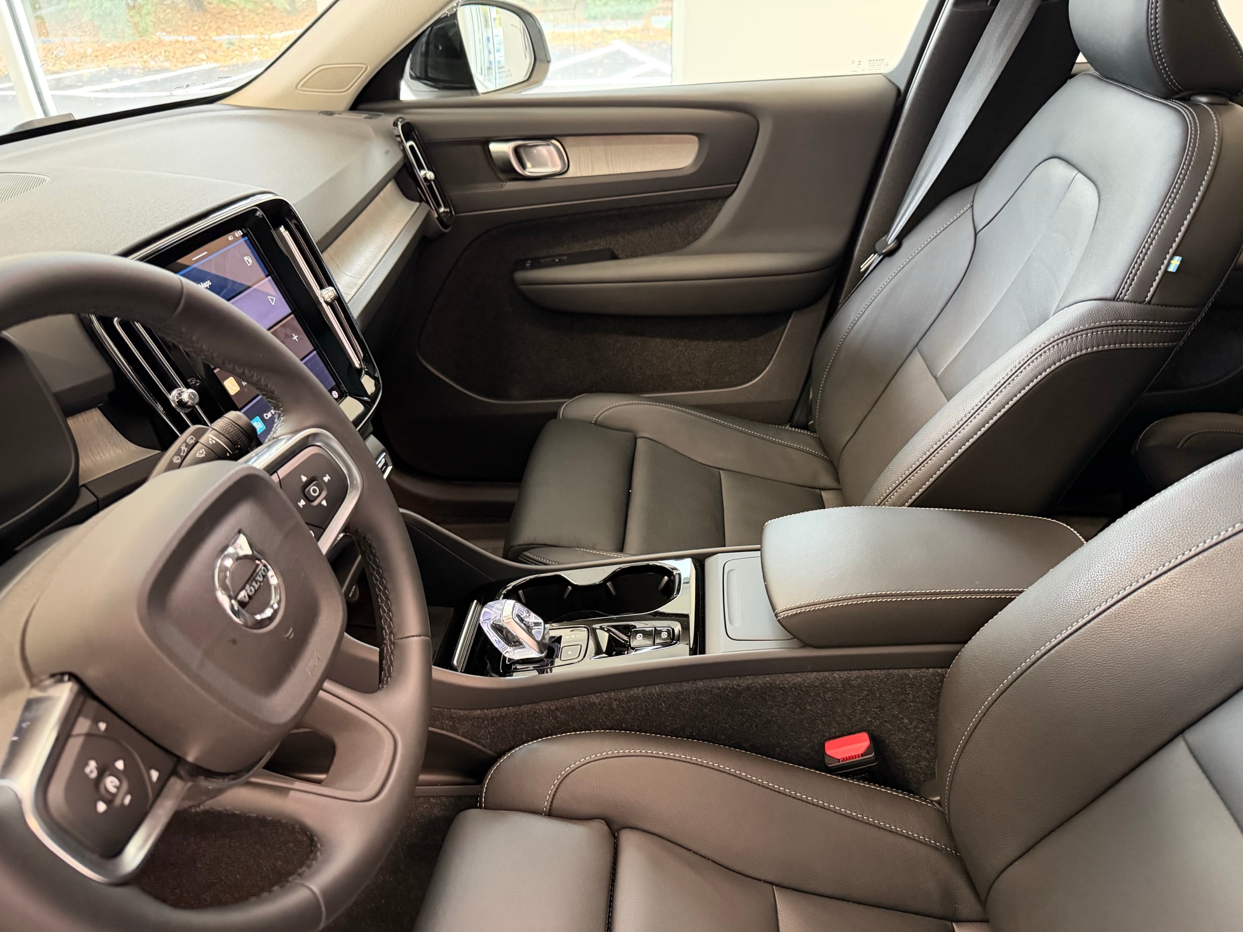 used 2025 Volvo XC40 car, priced at $39,500