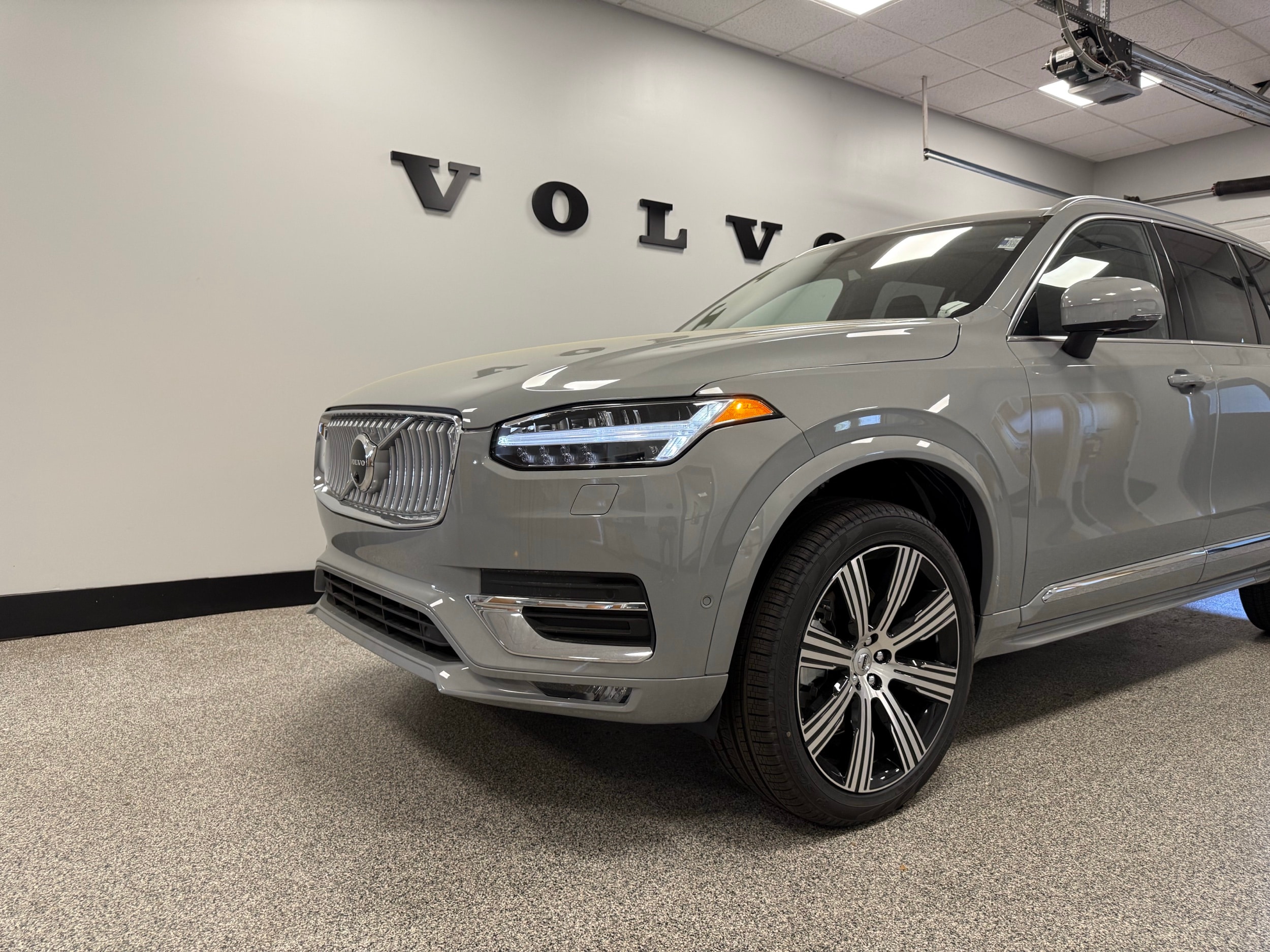 new 2025 Volvo XC90 car, priced at $68,955