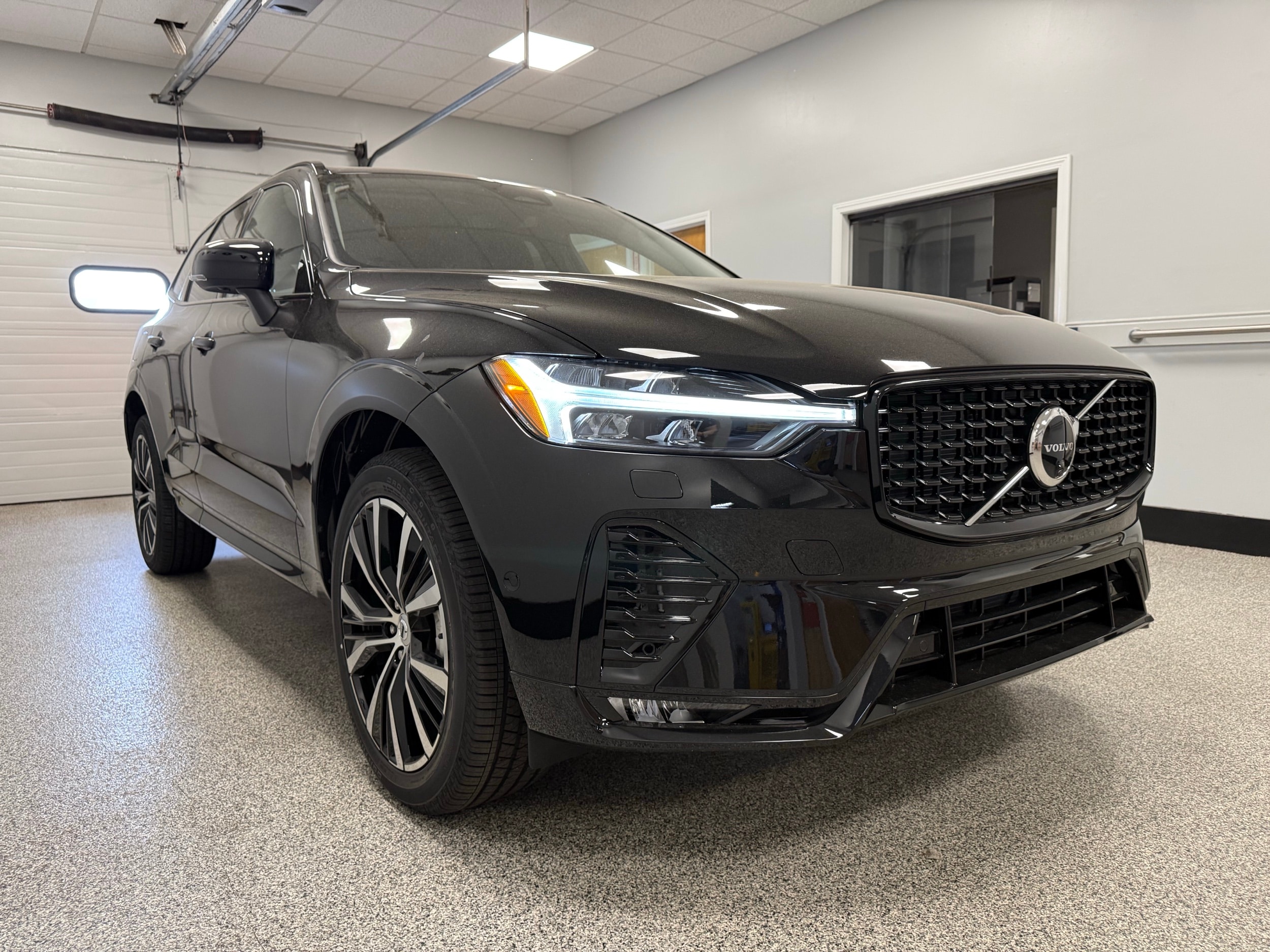 new 2025 Volvo XC60 car, priced at $55,360