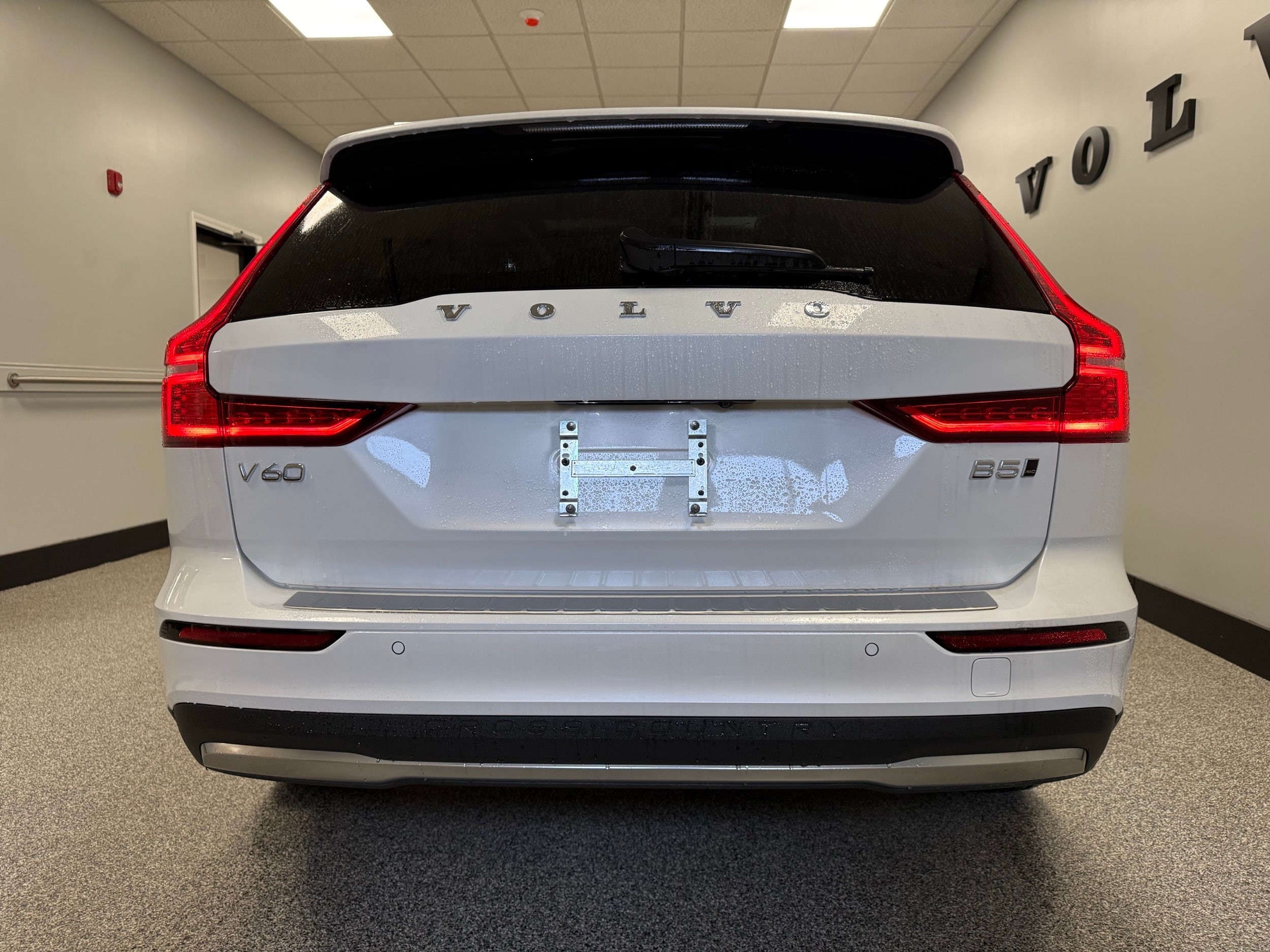 new 2025 Volvo V60 Cross Country car, priced at $58,135