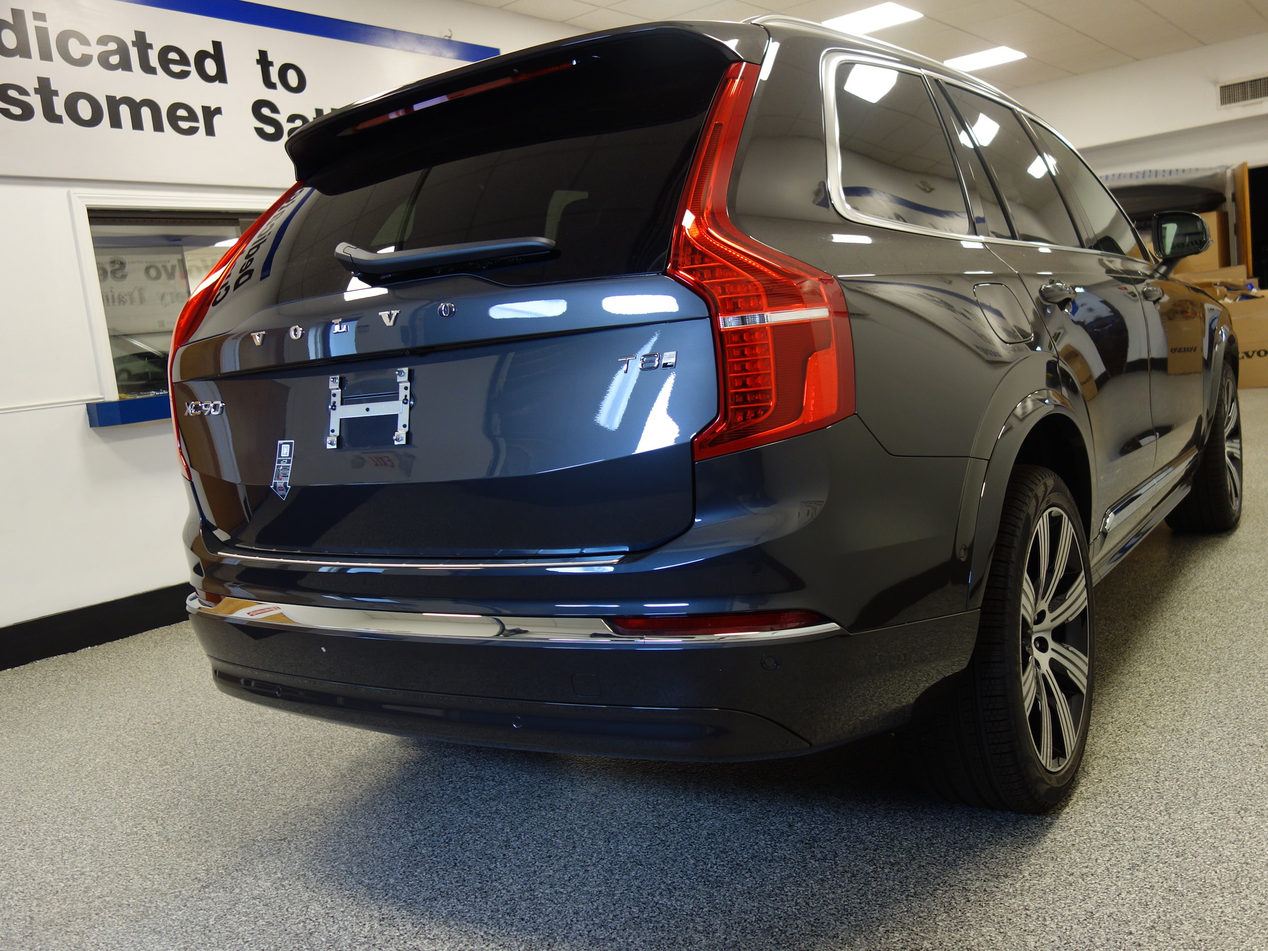 new 2025 Volvo XC90 plug-in hybrid car, priced at $78,950