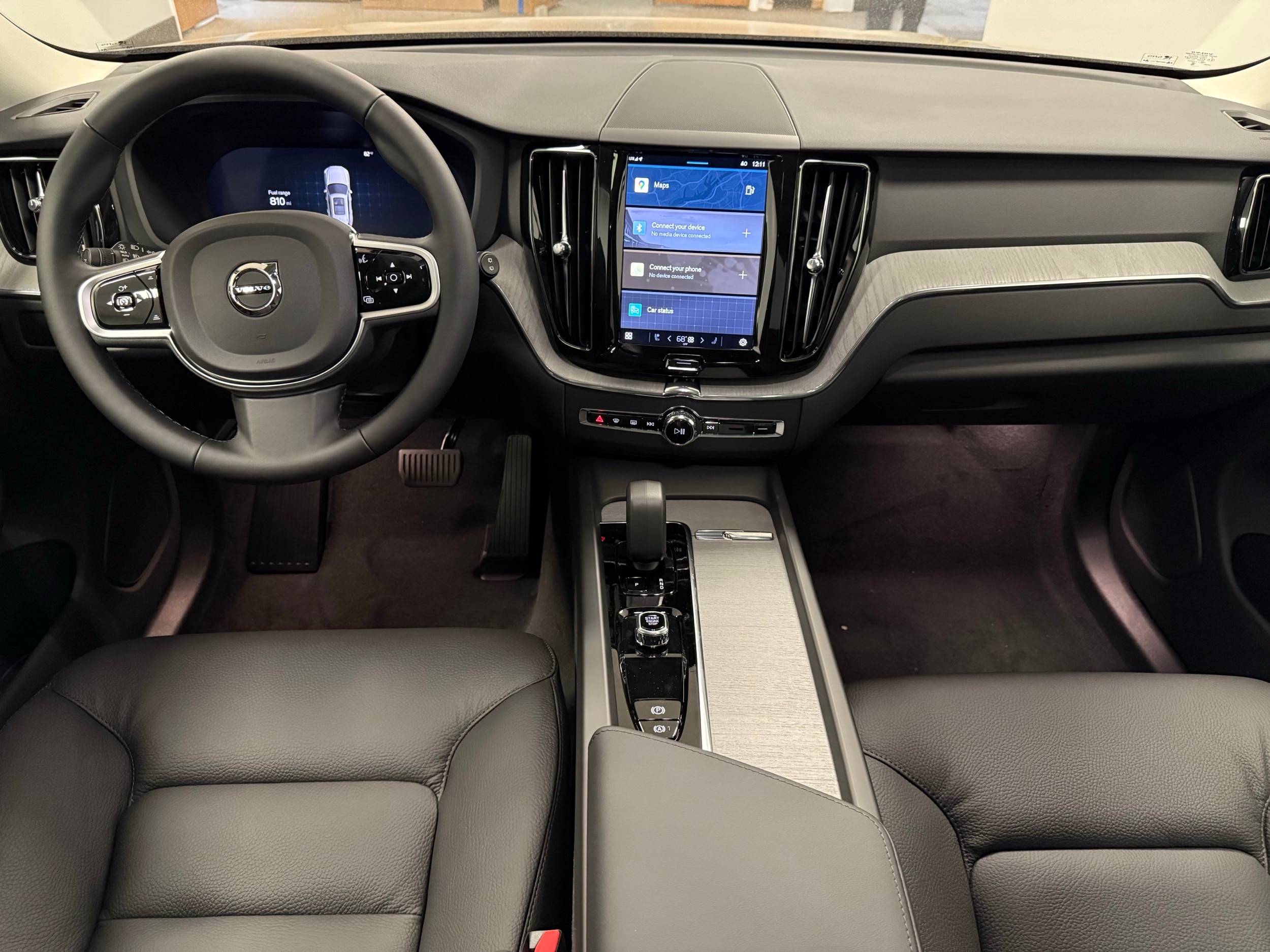 new 2025 Volvo XC60 car, priced at $55,360