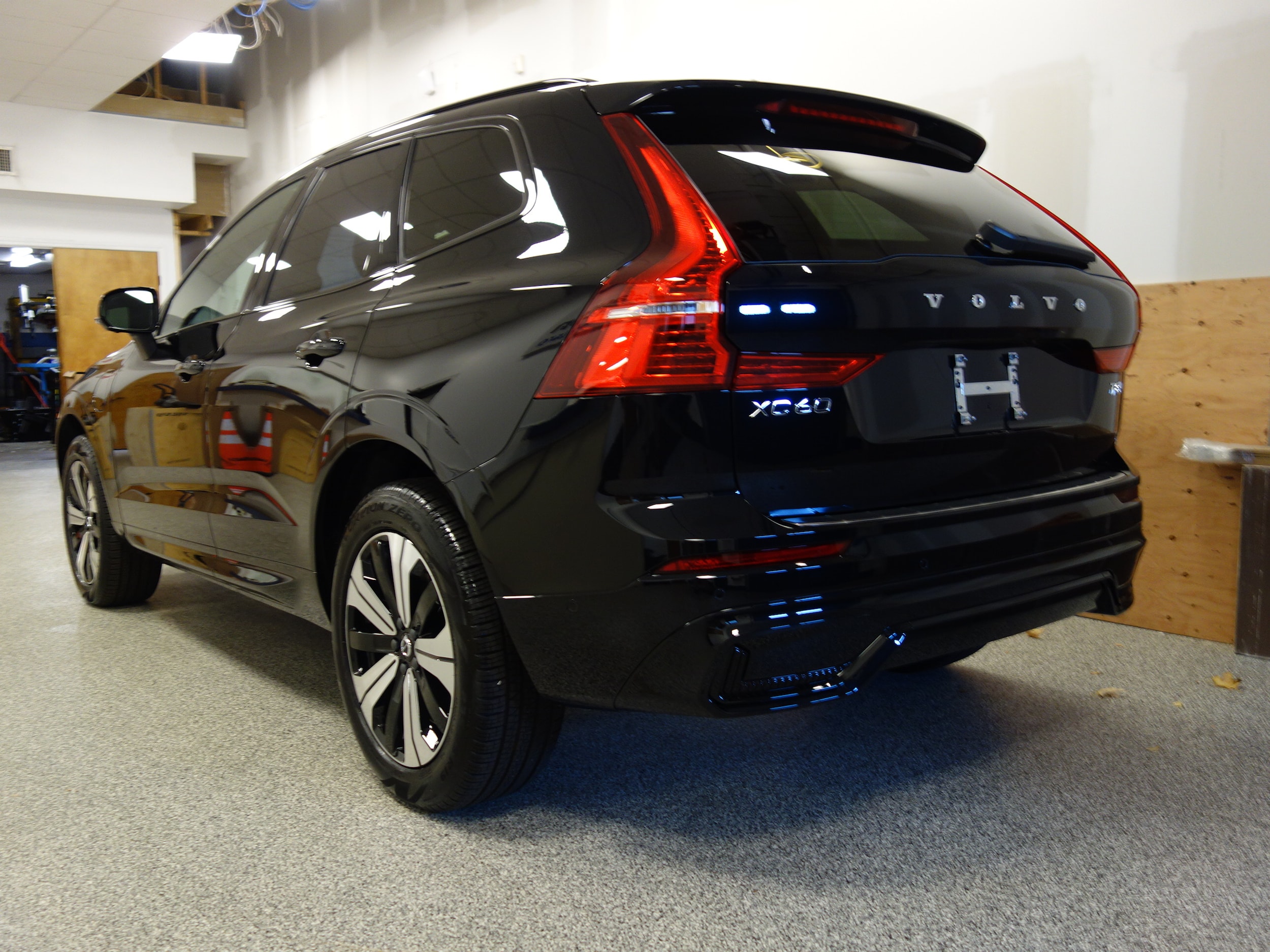 new 2025 Volvo XC60 plug-in hybrid car, priced at $66,820