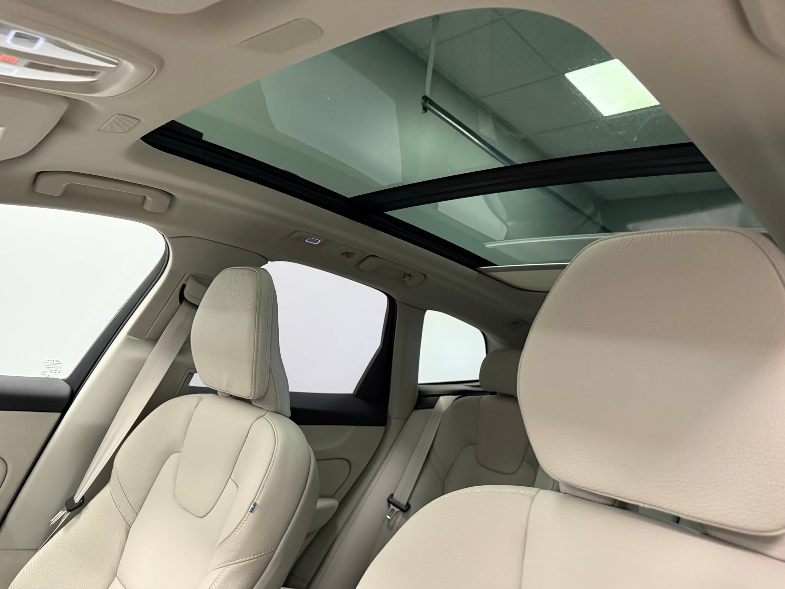 new 2025 Volvo XC60 car, priced at $55,360