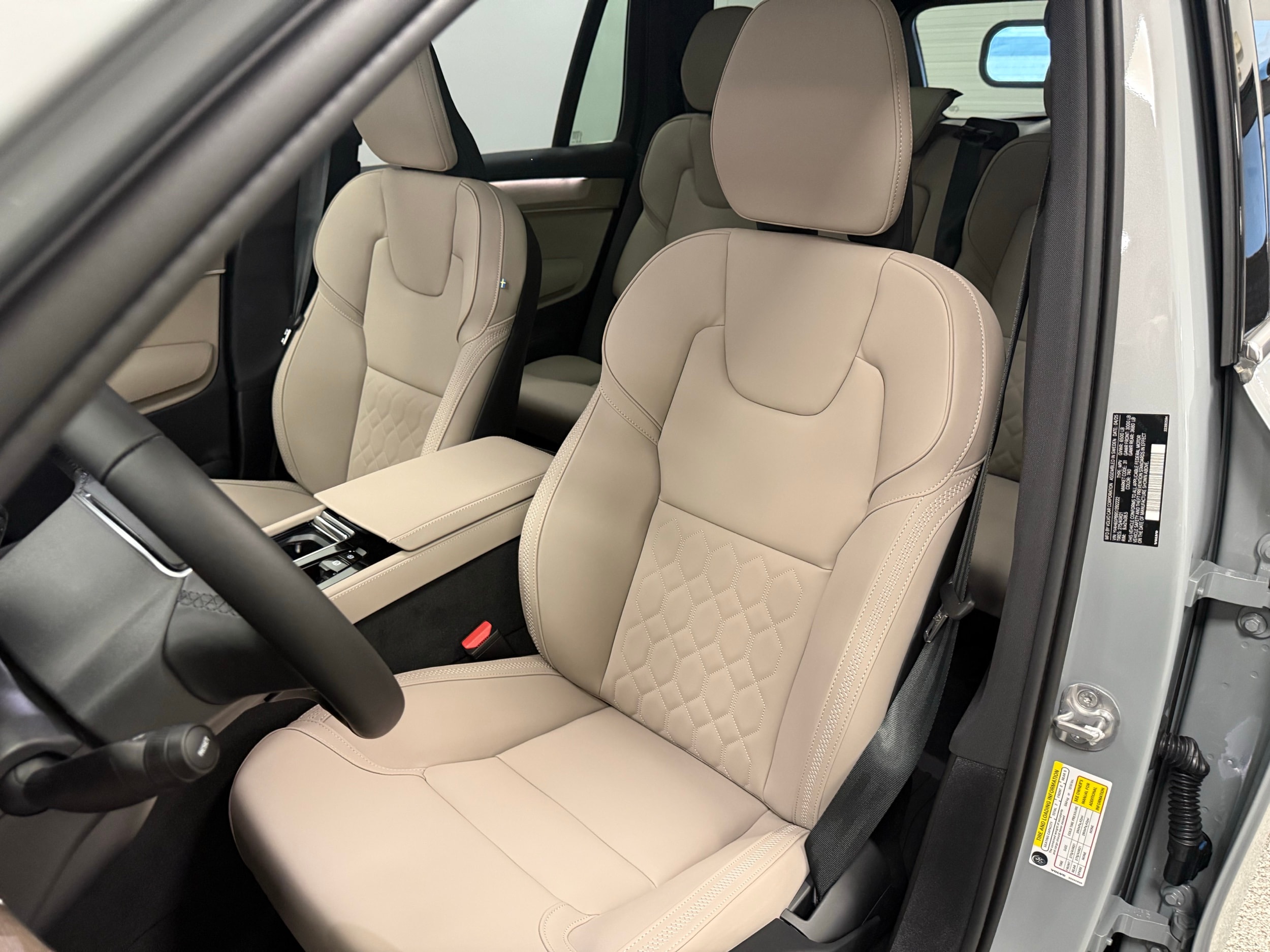 new 2025 Volvo XC90 plug-in hybrid car, priced at $78,805