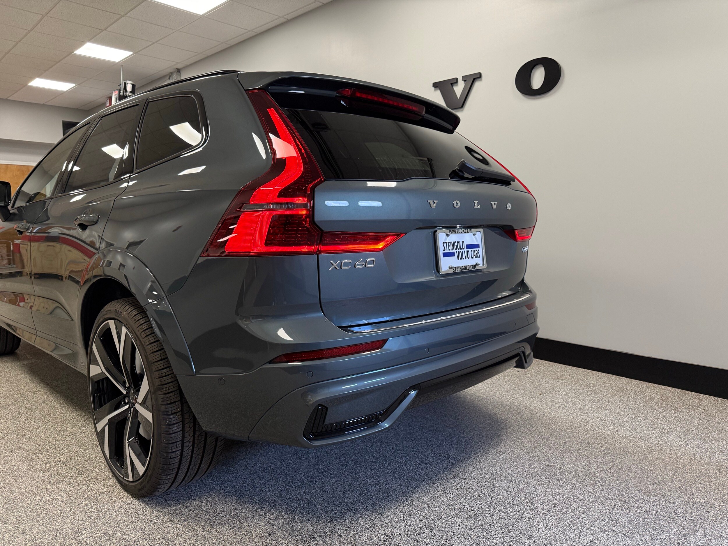 new 2026 Volvo XC60 plug-in hybrid car, priced at $80,310