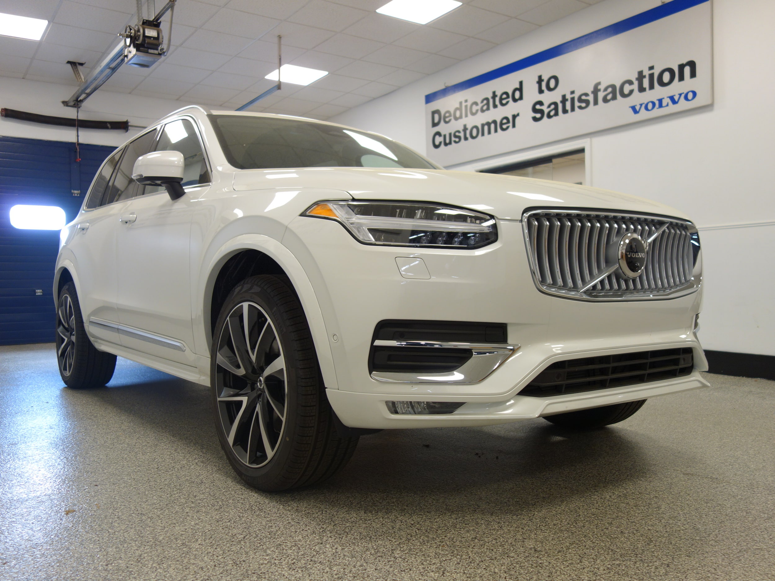 new 2024 Volvo XC90 car, priced at $68,255