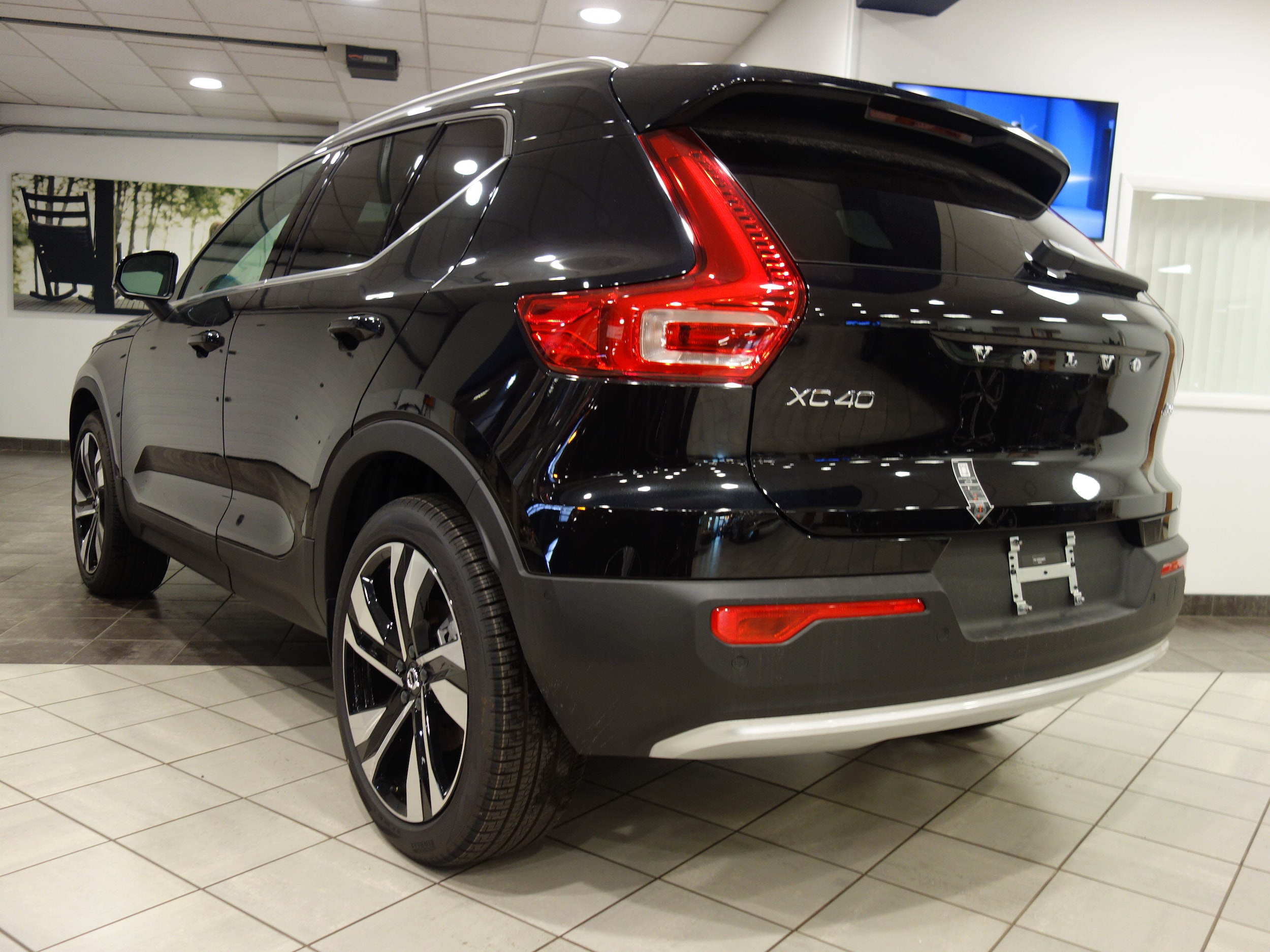 new 2025 Volvo XC40 car, priced at $50,375