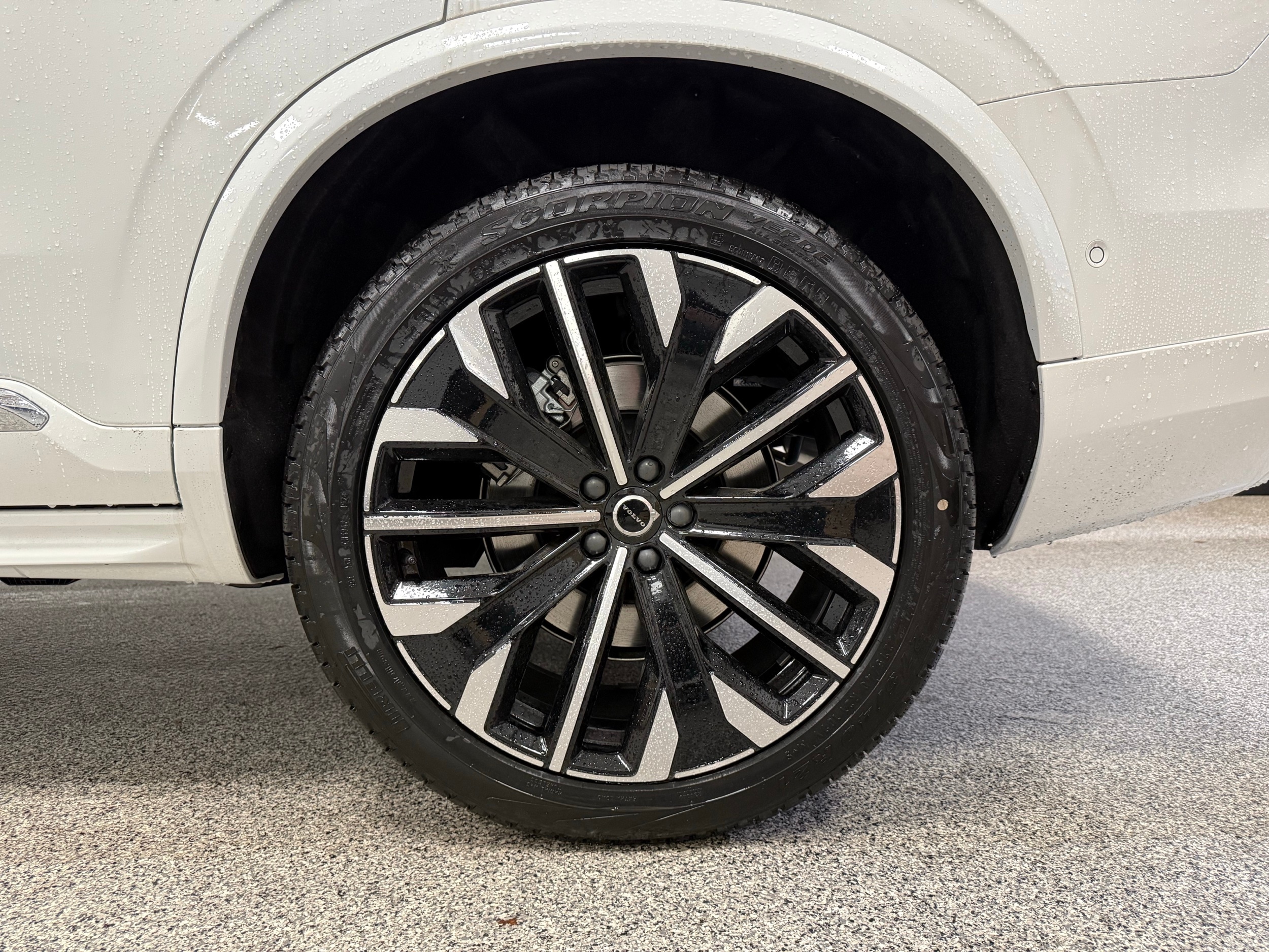 new 2025 Volvo XC90 car, priced at $69,155