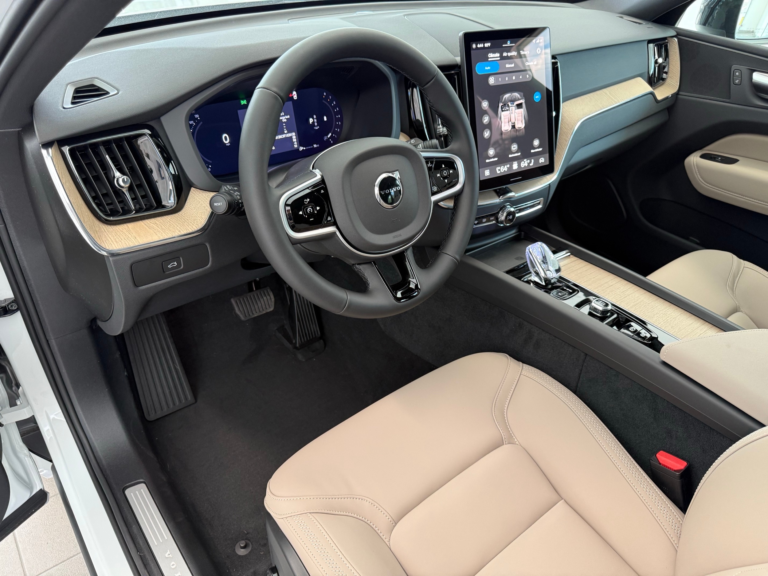 new 2026 Volvo XC60 car, priced at $57,985