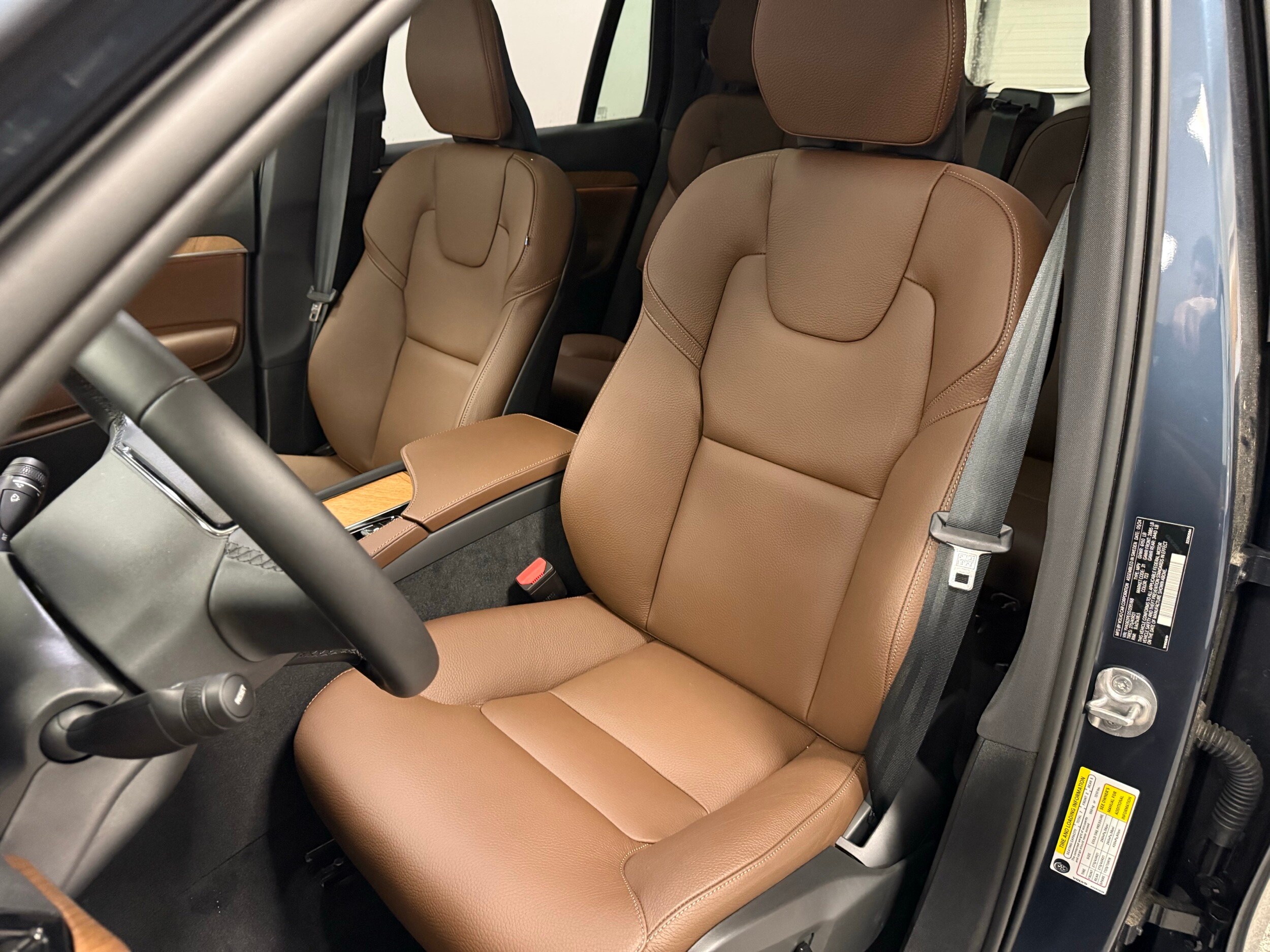 new 2025 Volvo XC90 car, priced at $69,450