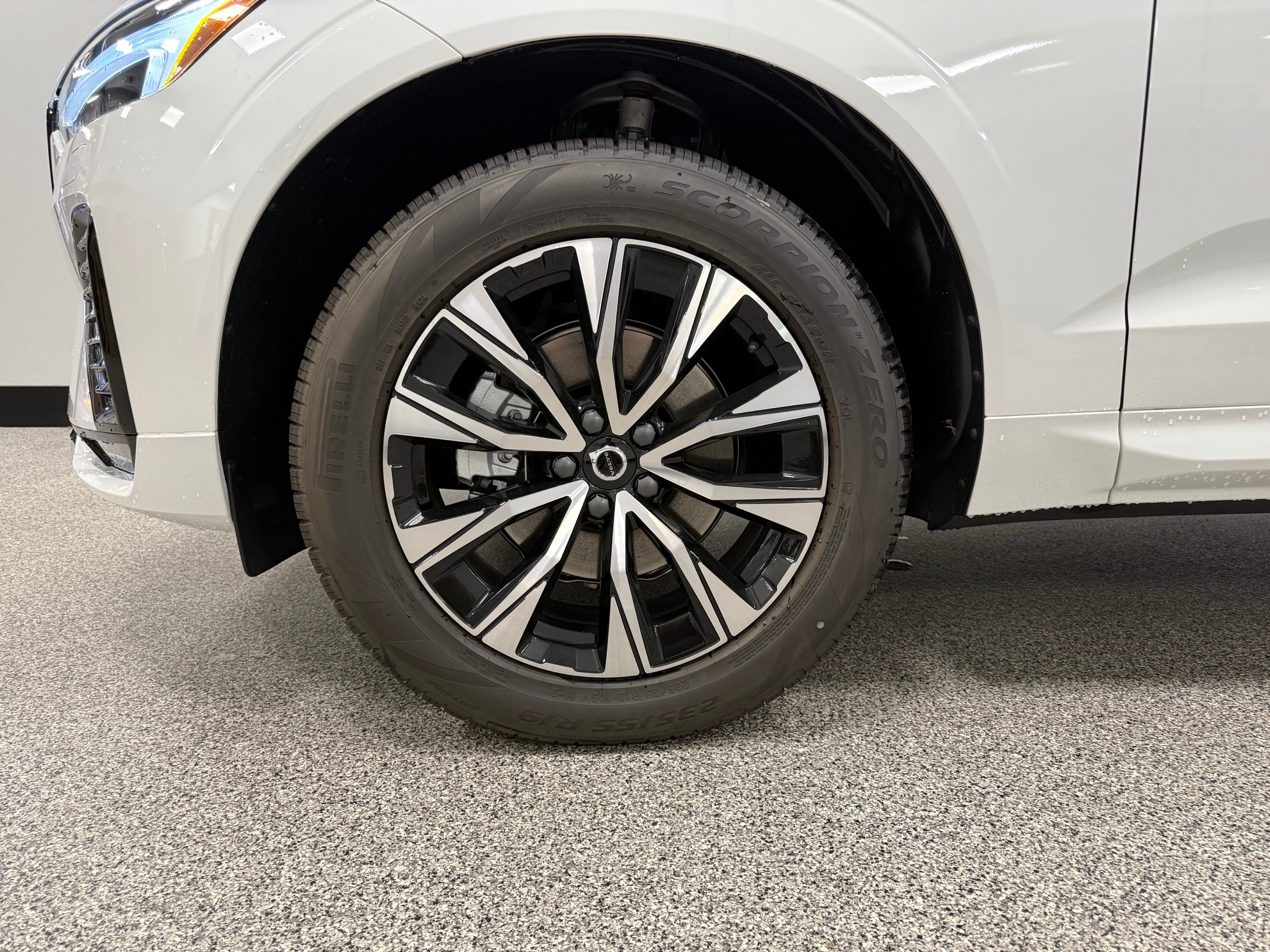 new 2025 Volvo XC60 car, priced at $50,705