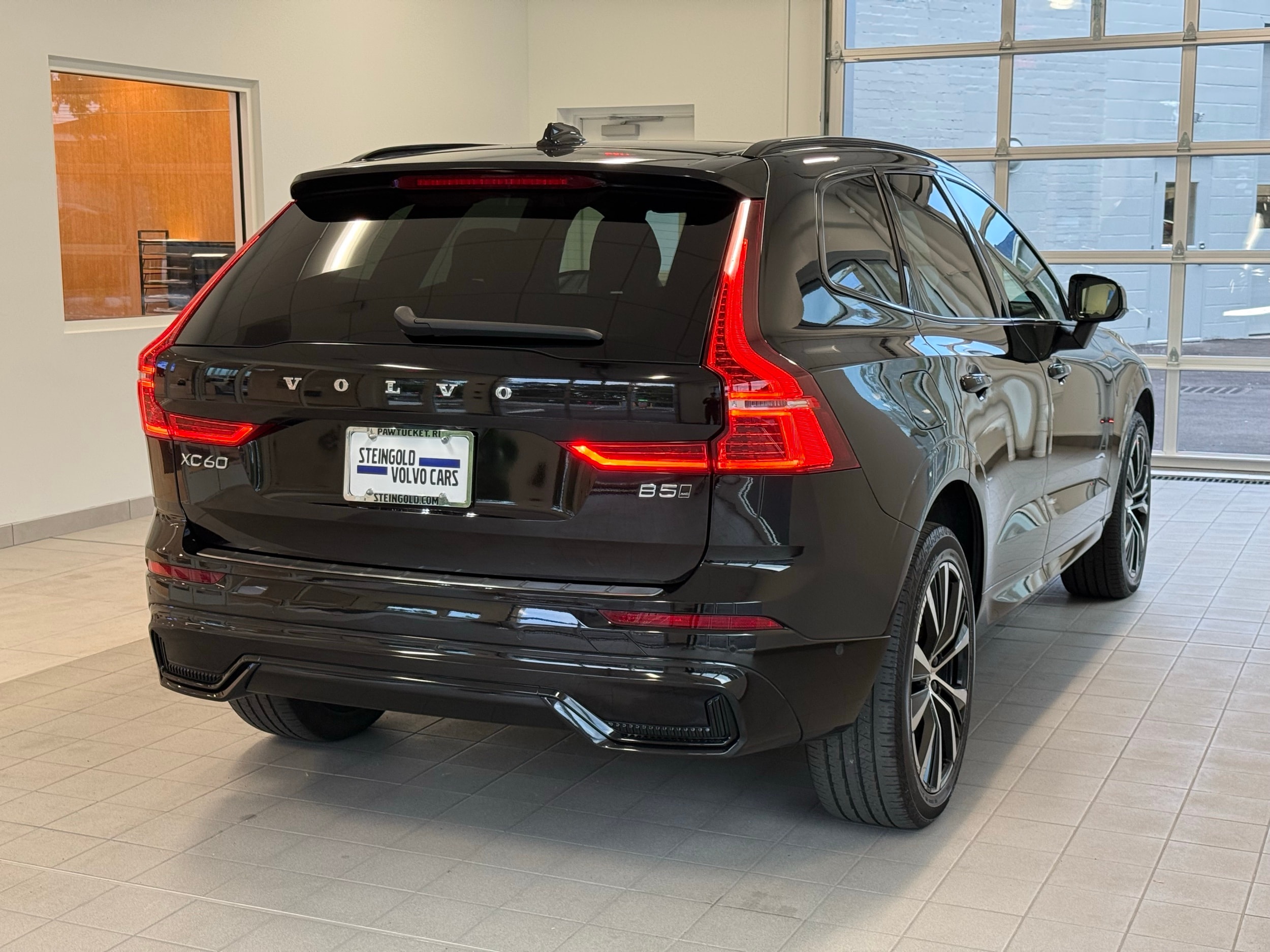 used 2024 Volvo XC60 car, priced at $38,900