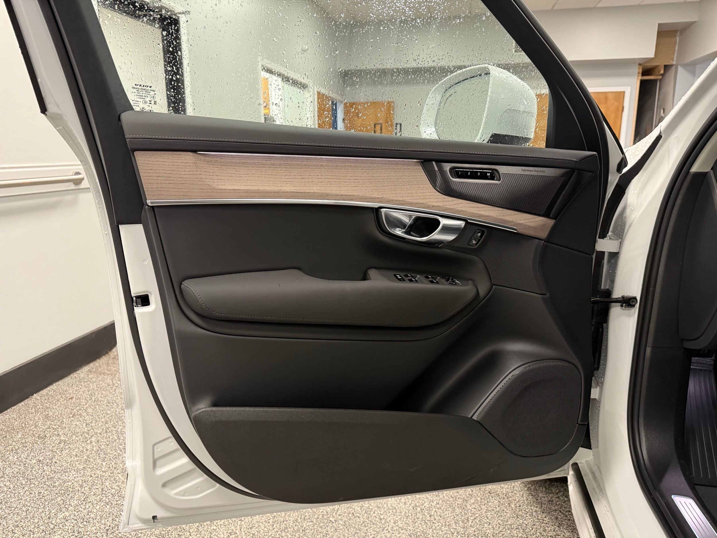 new 2025 Volvo XC90 car, priced at $69,155