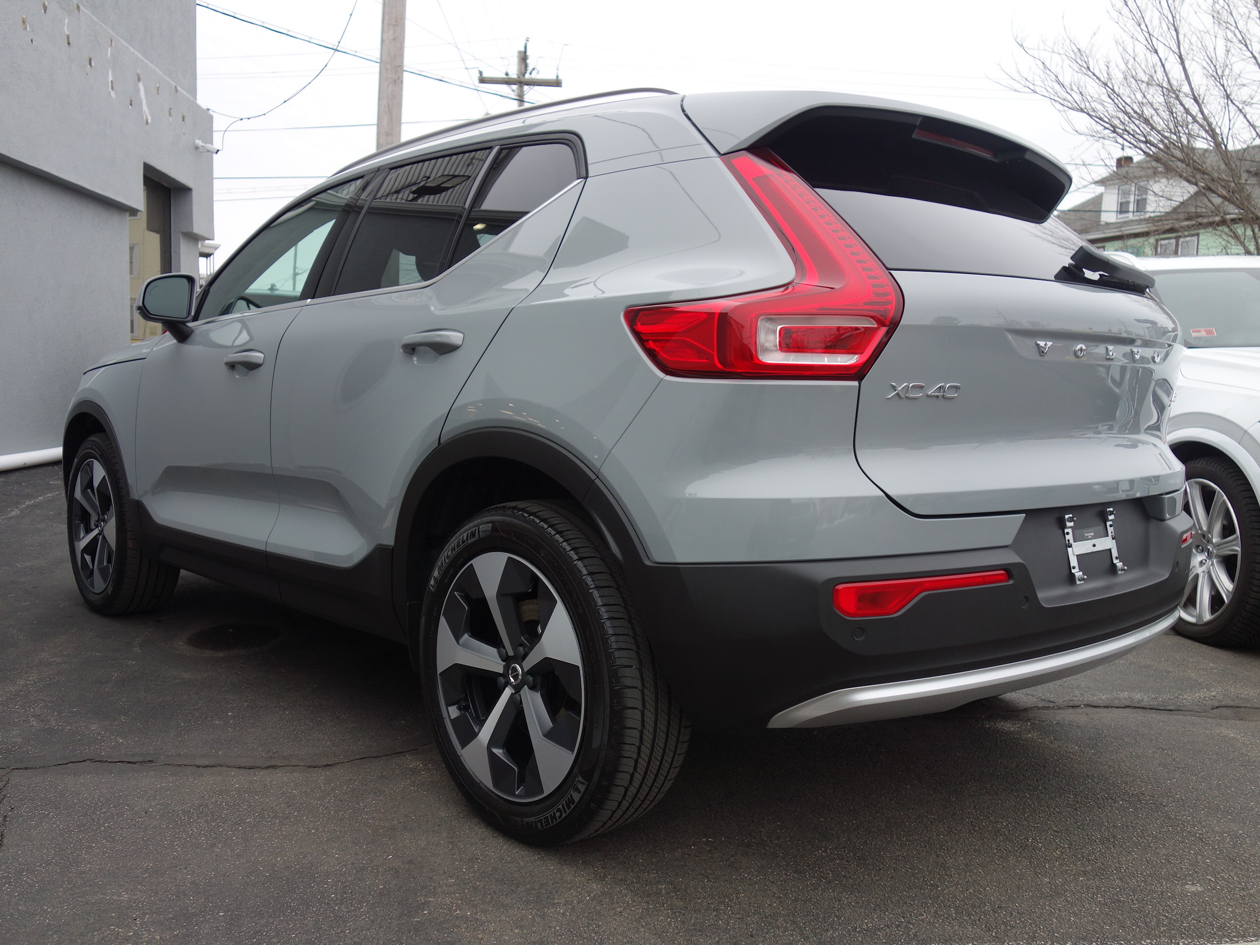 new 2025 Volvo XC40 car, priced at $46,015