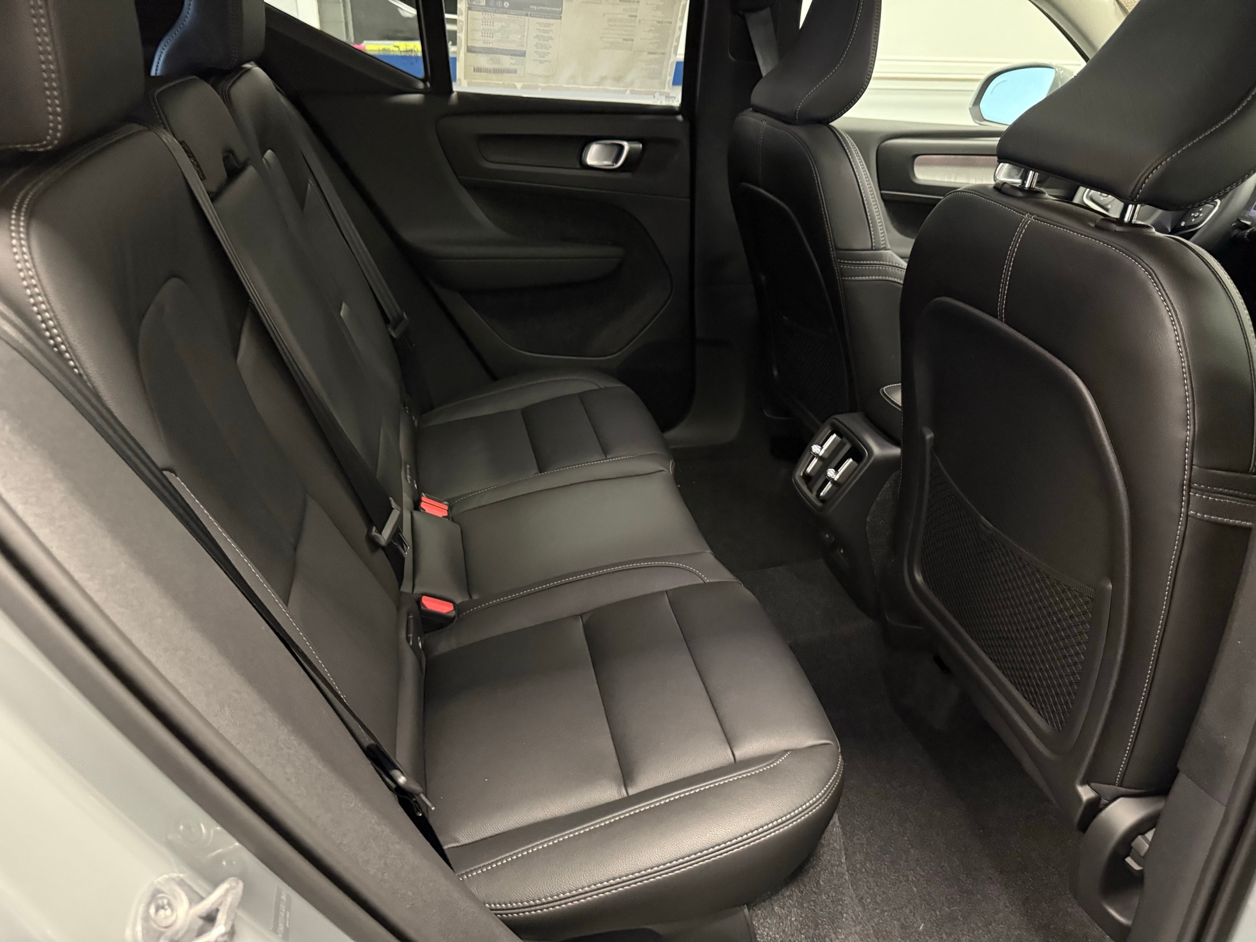 new 2025 Volvo XC40 car, priced at $46,035