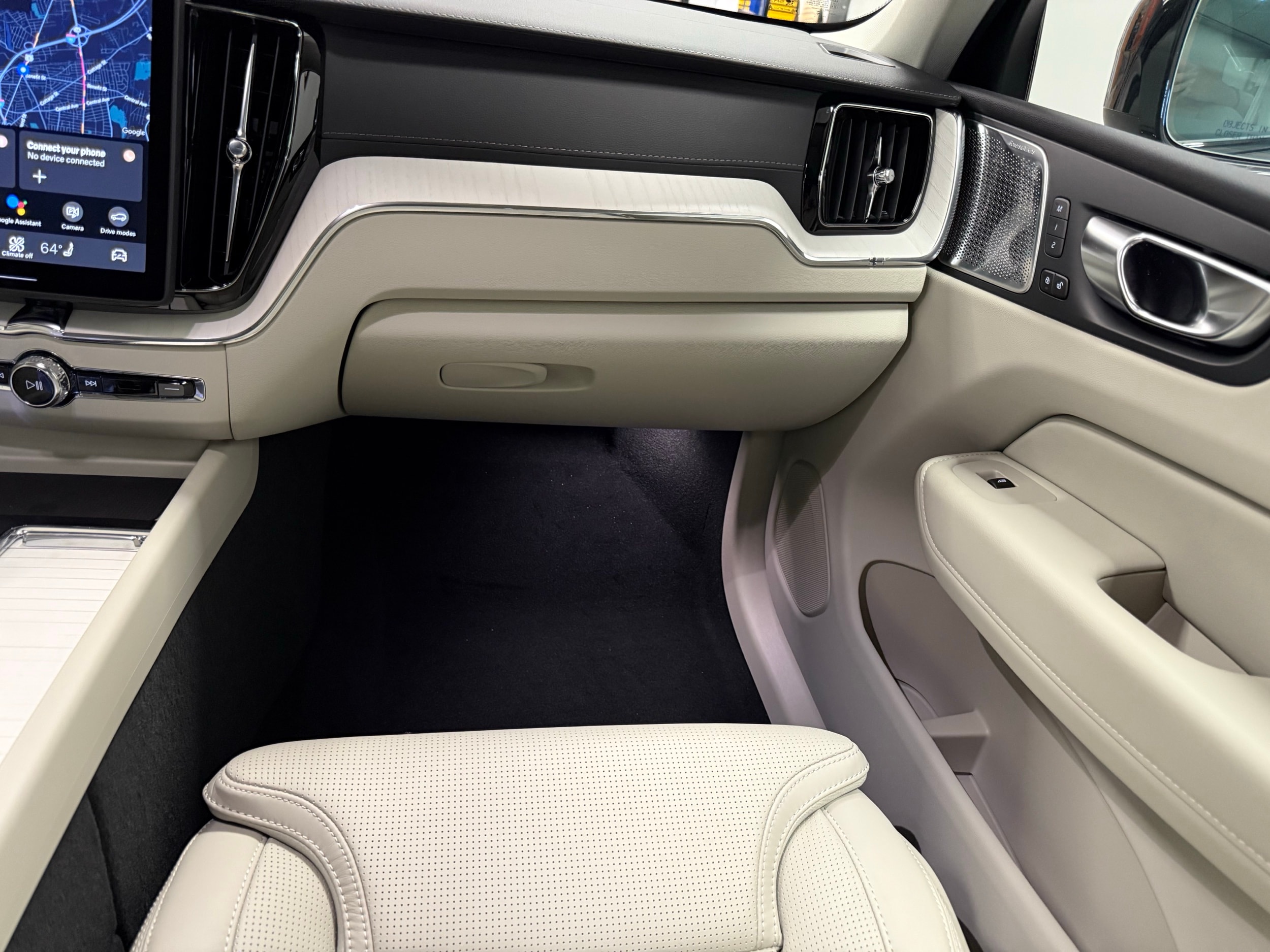 new 2026 Volvo XC60 plug-in hybrid car, priced at $80,310