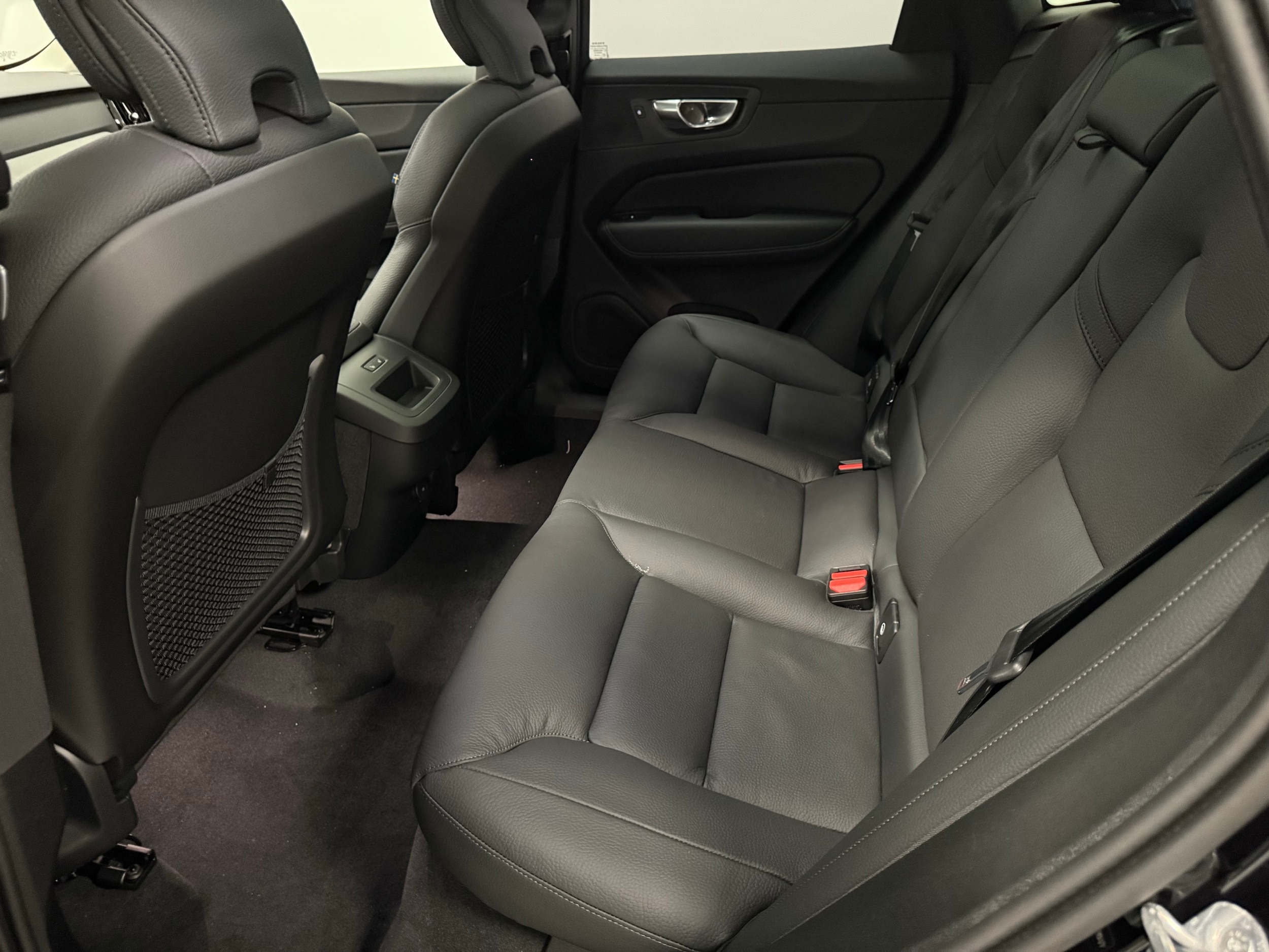 new 2025 Volvo XC60 car, priced at $55,360