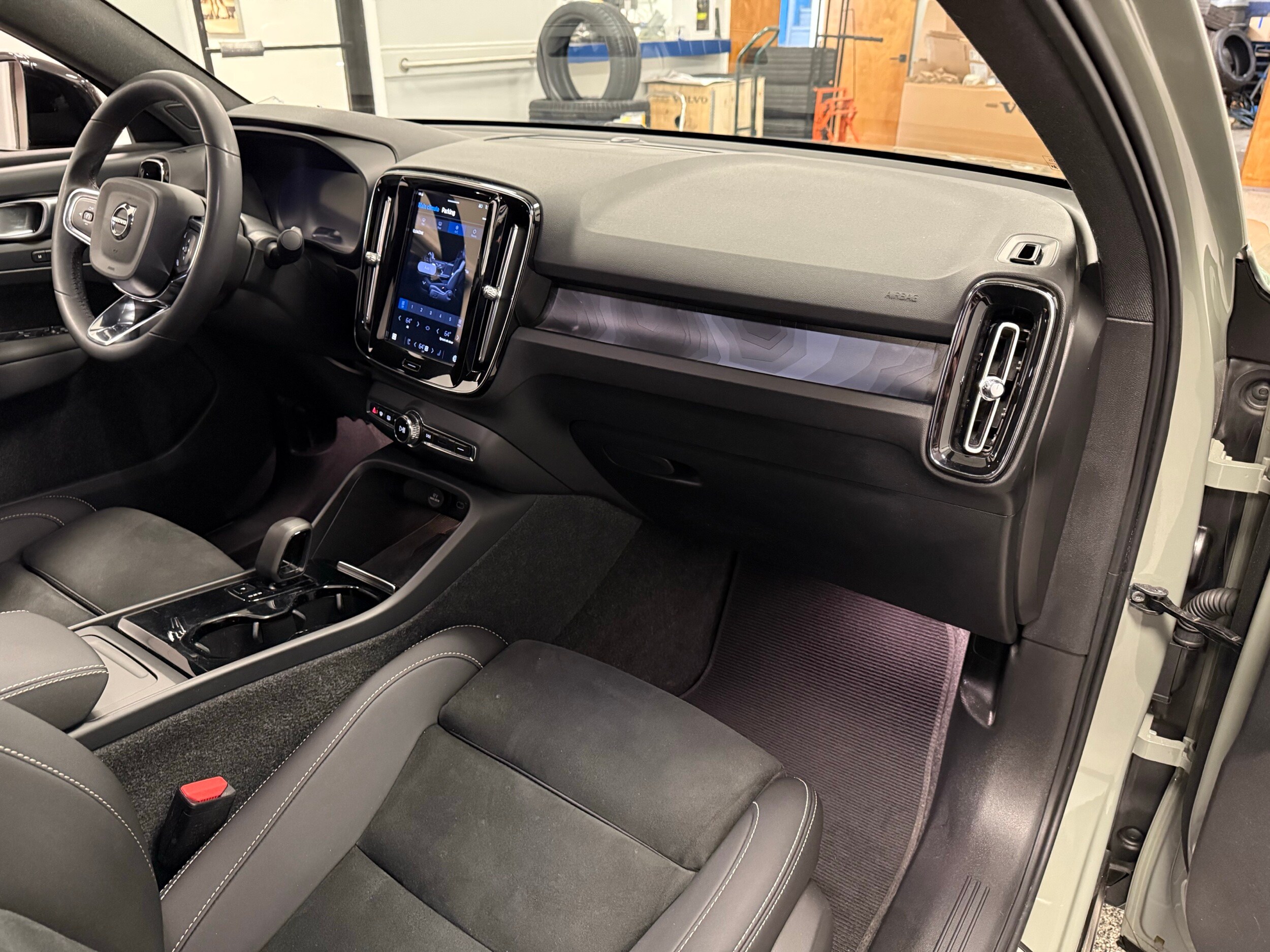used 2024 Volvo C40 Recharge Pure Electric car, priced at $39,500
