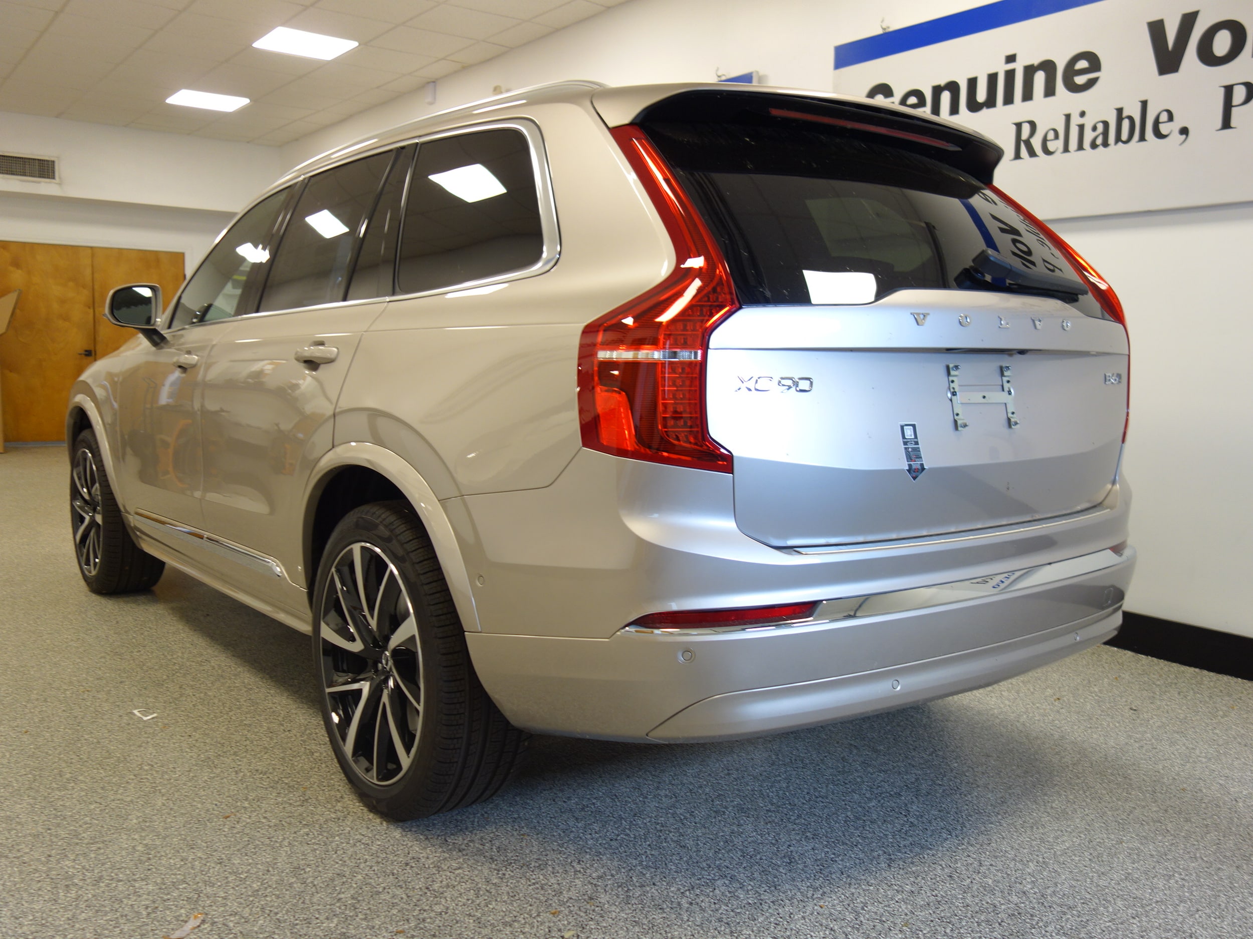 new 2024 Volvo XC90 car, priced at $72,655