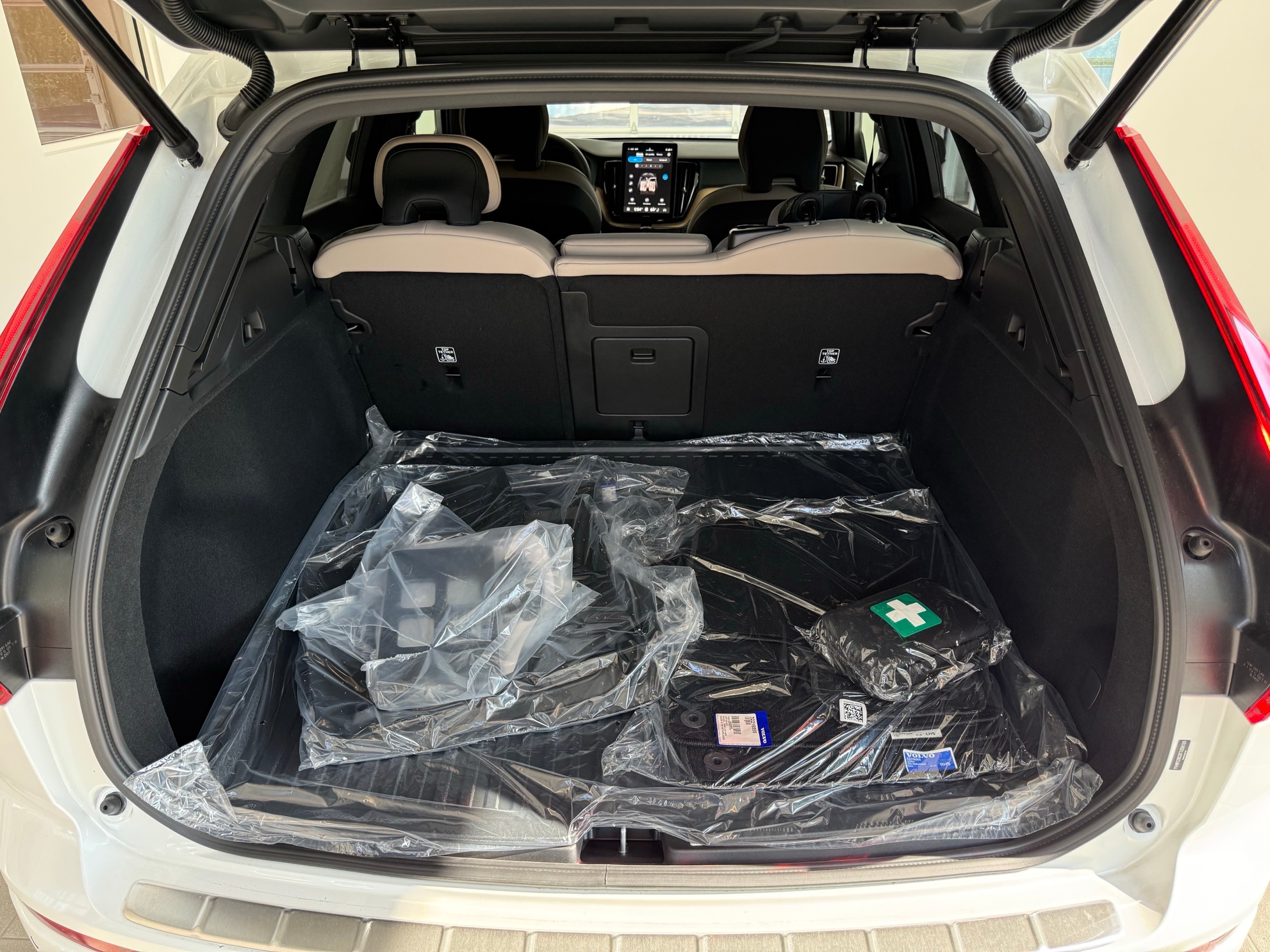 new 2026 Volvo XC60 car, priced at $57,985