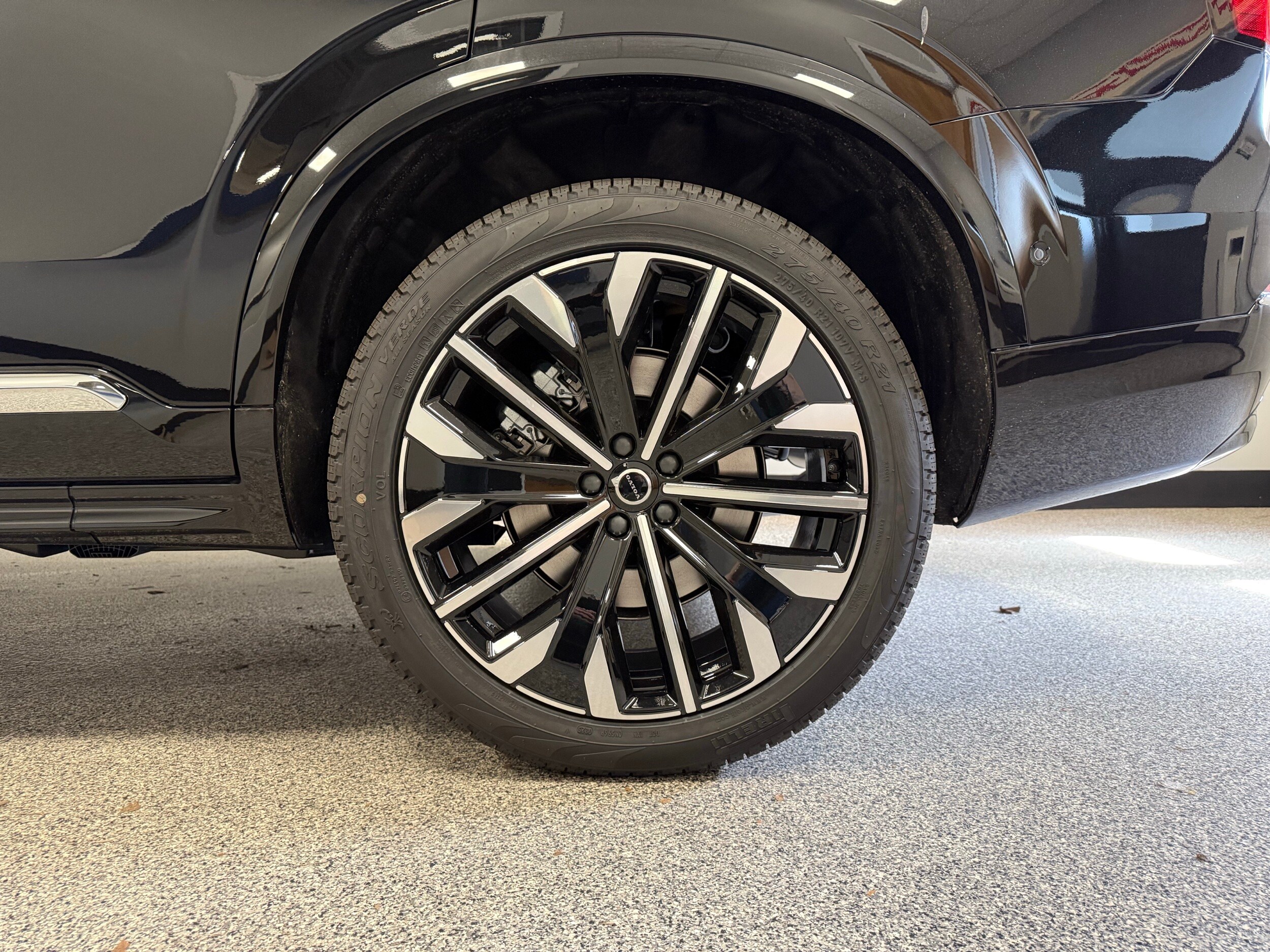 new 2025 Volvo XC90 plug-in hybrid car, priced at $77,895