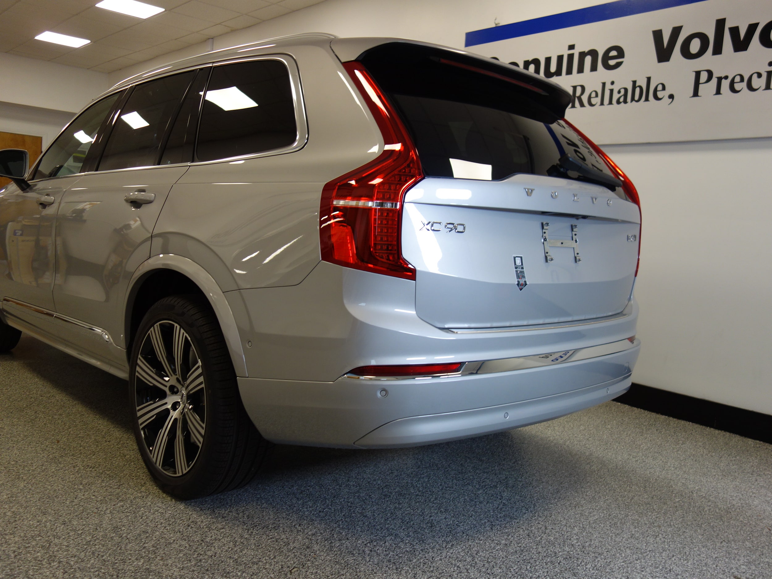 new 2025 Volvo XC90 car, priced at $68,455