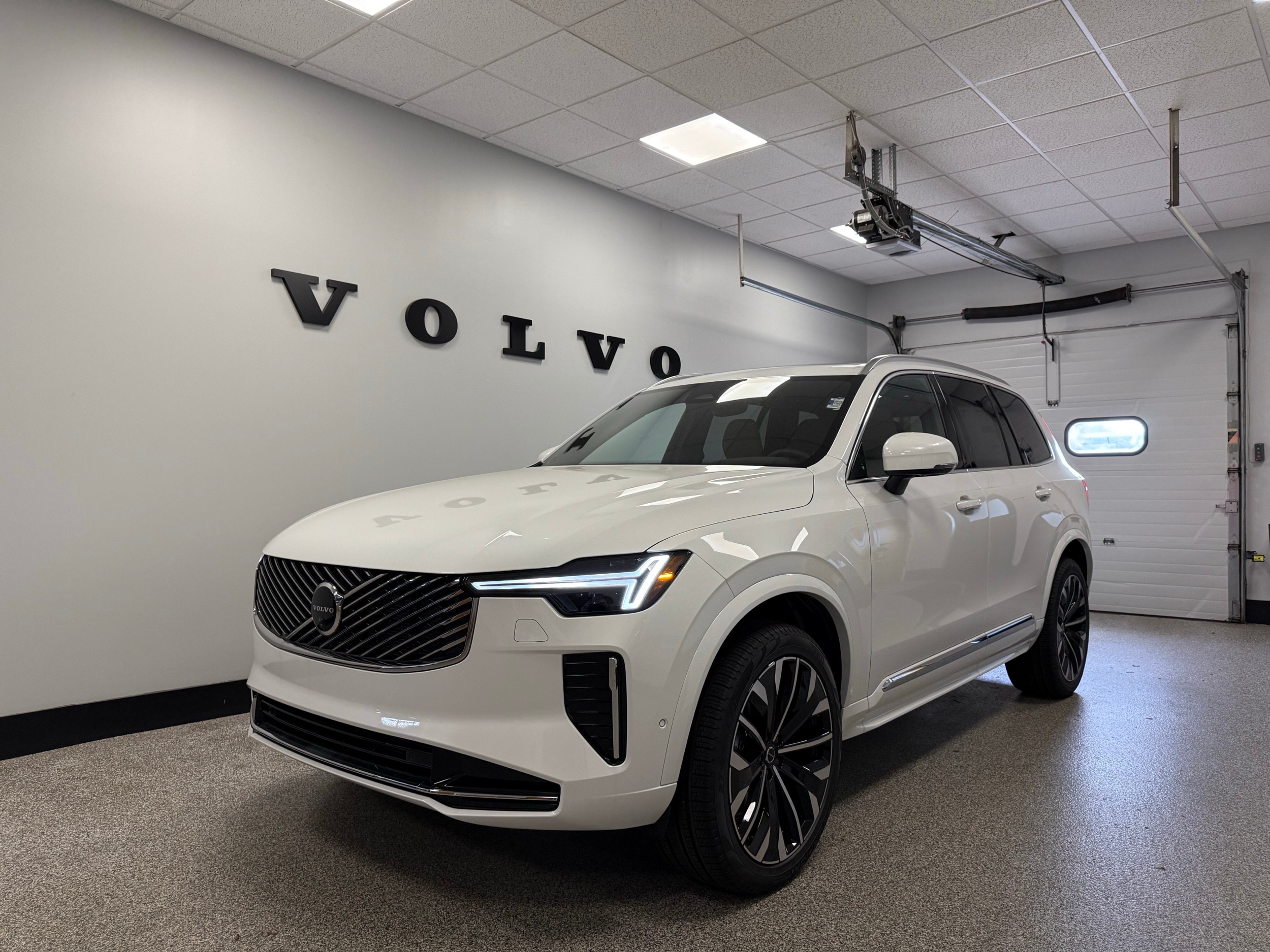new 2025 Volvo XC90 car, priced at $68,245