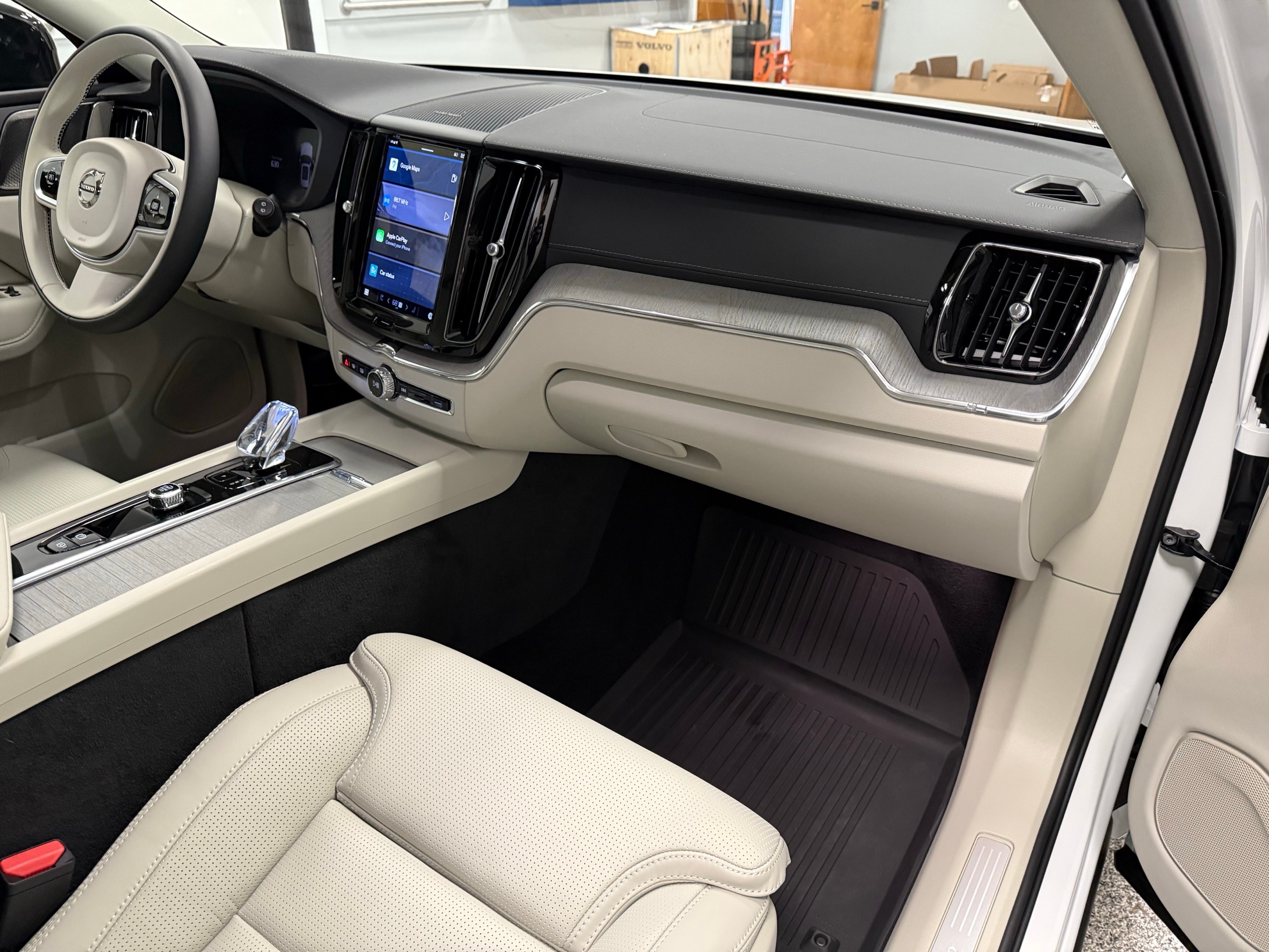 new 2025 Volvo XC60 car, priced at $60,660