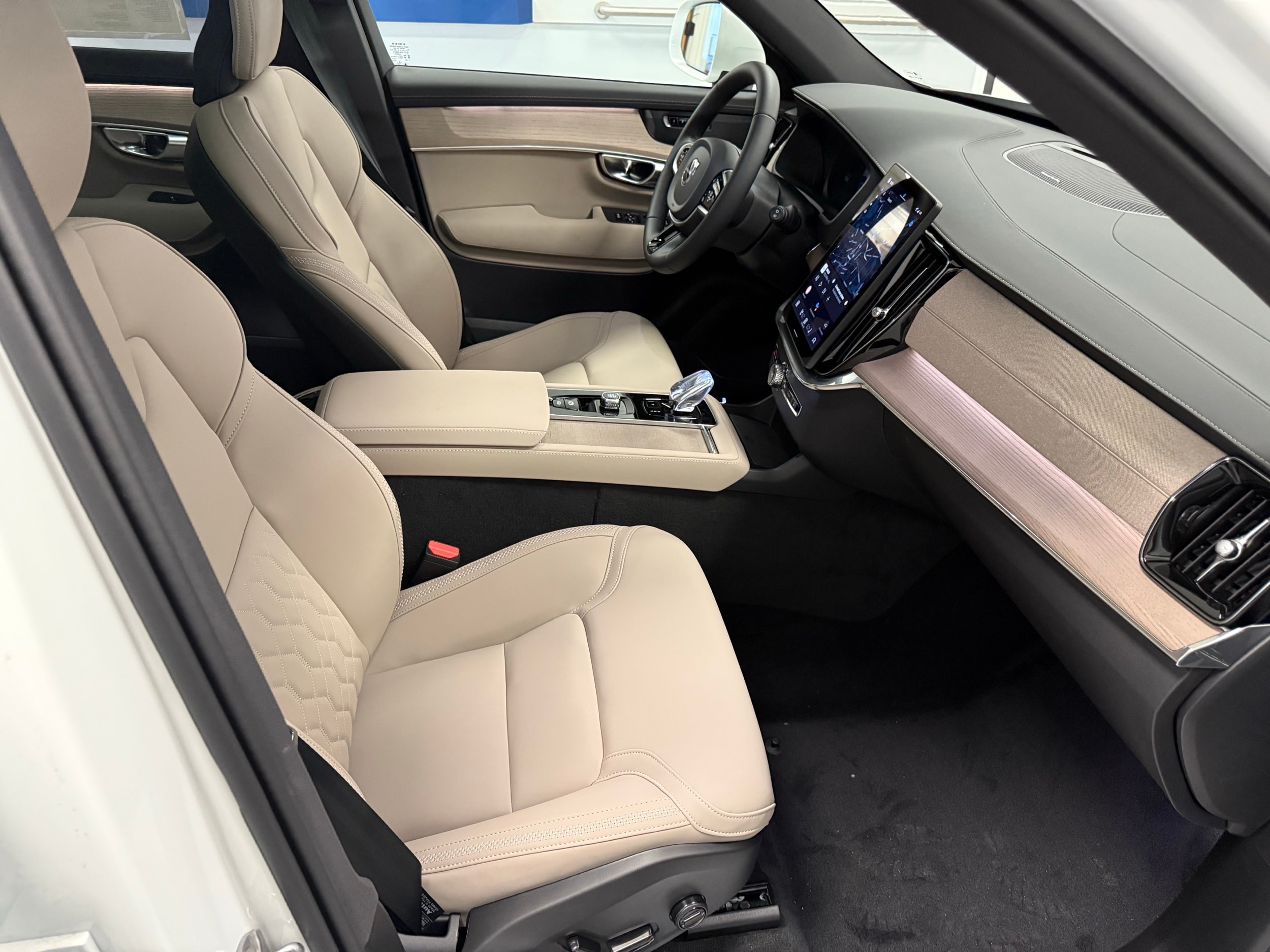 new 2026 Volvo XC90 car, priced at $71,825