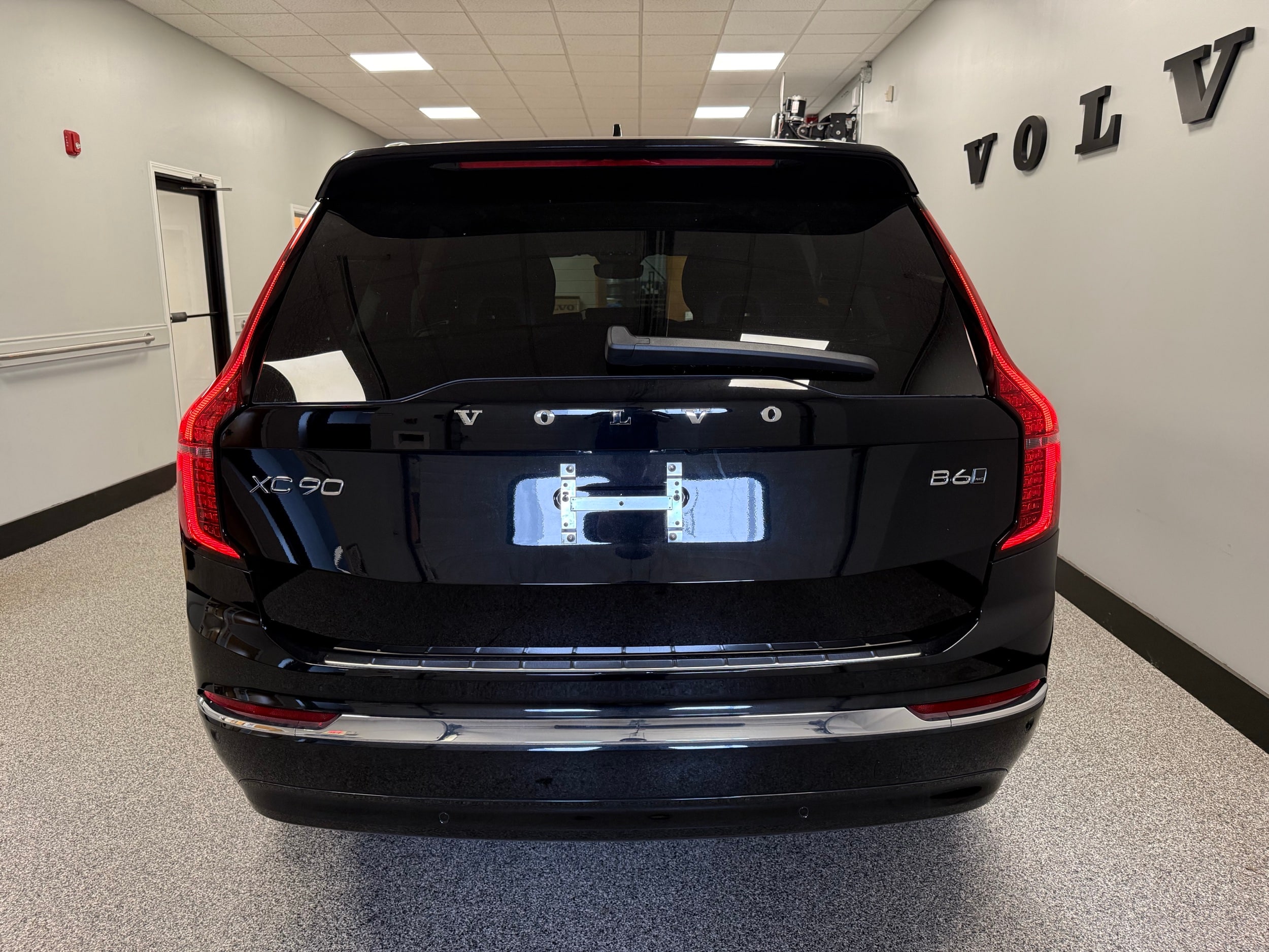 new 2025 Volvo XC90 car, priced at $70,505