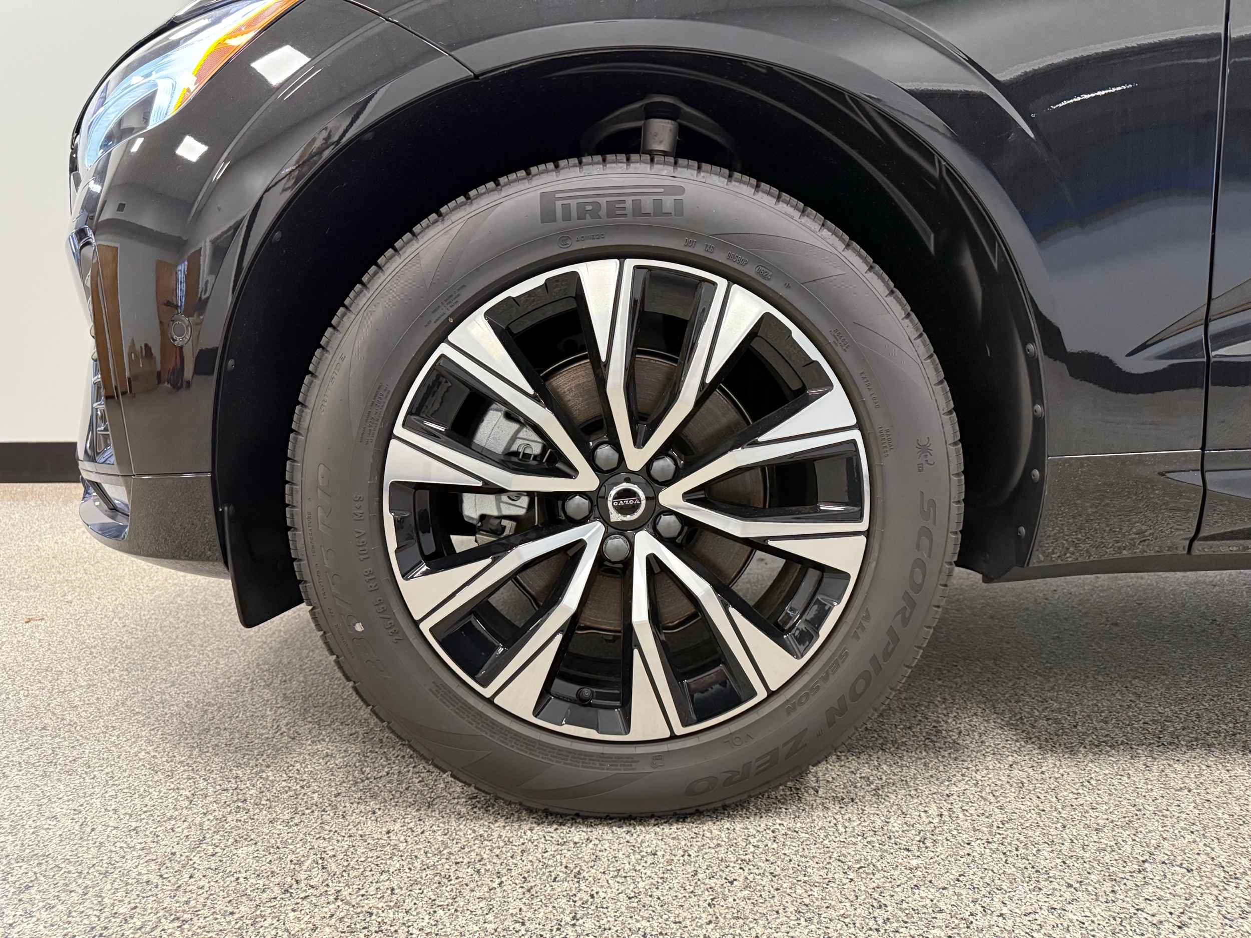 new 2025 Volvo XC60 car, priced at $55,920